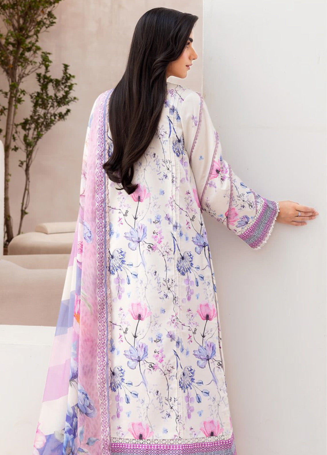 Florent Digital Printed Lawn 3 Piece Unstitched Suit FL25LP D-2B Florent Digital Printed Lawn 3 Piece Unstitched Suit FL25LP D-2B