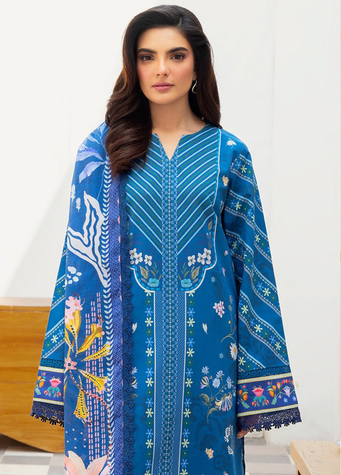 Florent Digital Printed Lawn 3 Piece Unstitched Suit FL25LP D-4A Florent Digital Printed Lawn 3 Piece Unstitched Suit FL25LP D-4A