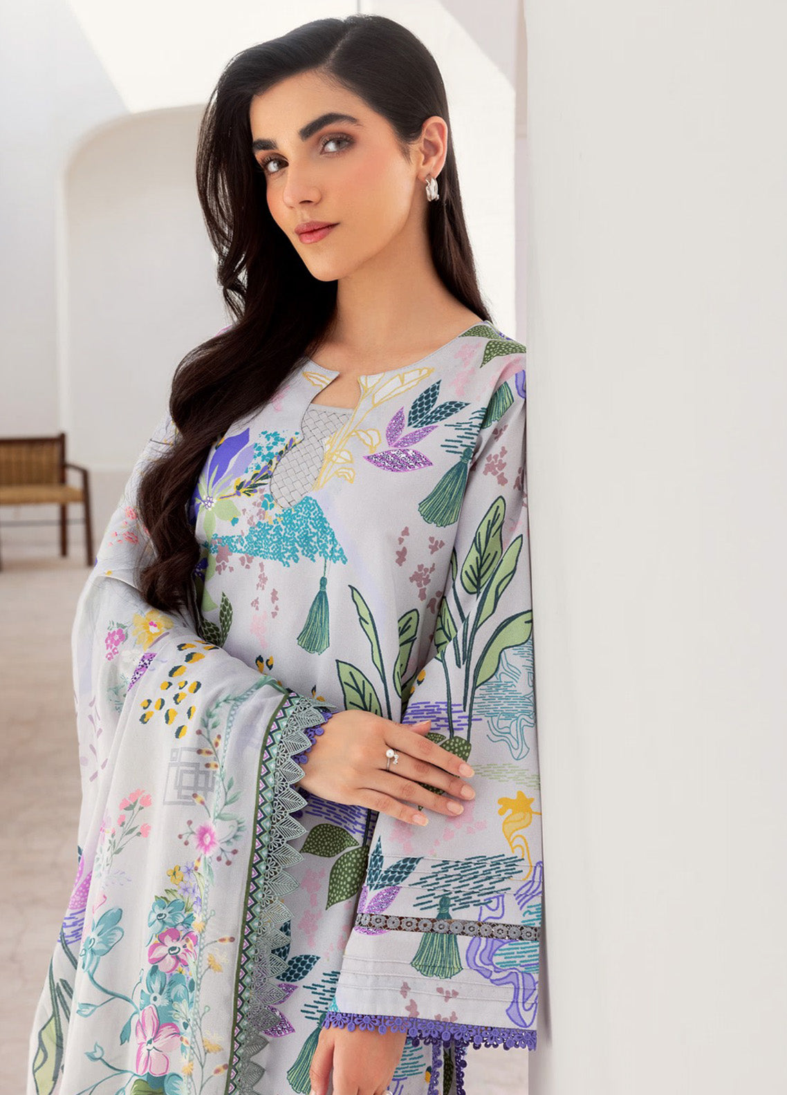 Florent Digital Printed Lawn 3 Piece Unstitched Suit FL25LP D-5A Florent Digital Printed Lawn 3 Piece Unstitched Suit FL25LP D-5A