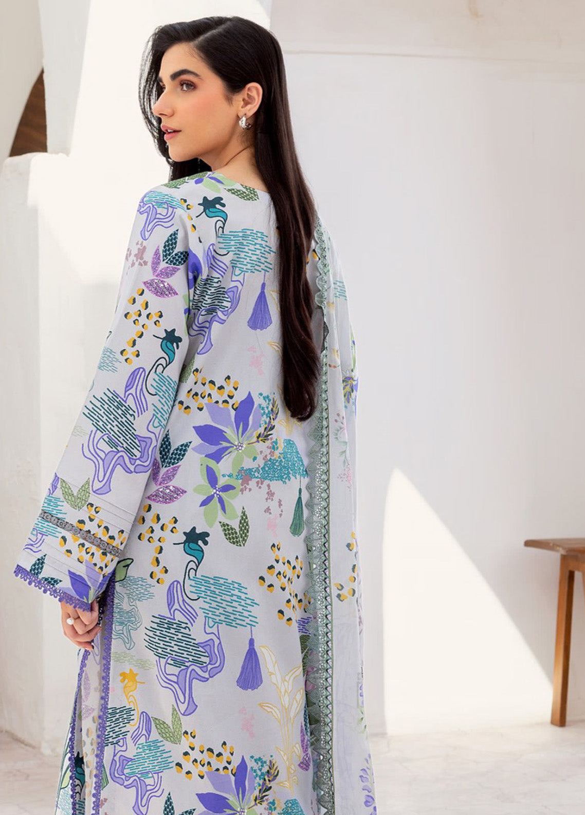 Florent Digital Printed Lawn 3 Piece Unstitched Suit FL25LP D-5A Florent Digital Printed Lawn 3 Piece Unstitched Suit FL25LP D-5A