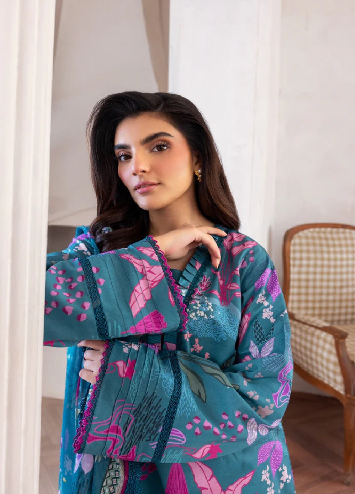 Florent Digital Printed Lawn 3 Piece Unstitched Suit FL25LP D-5B Florent Digital Printed Lawn 3 Piece Unstitched Suit FL25LP D-5B