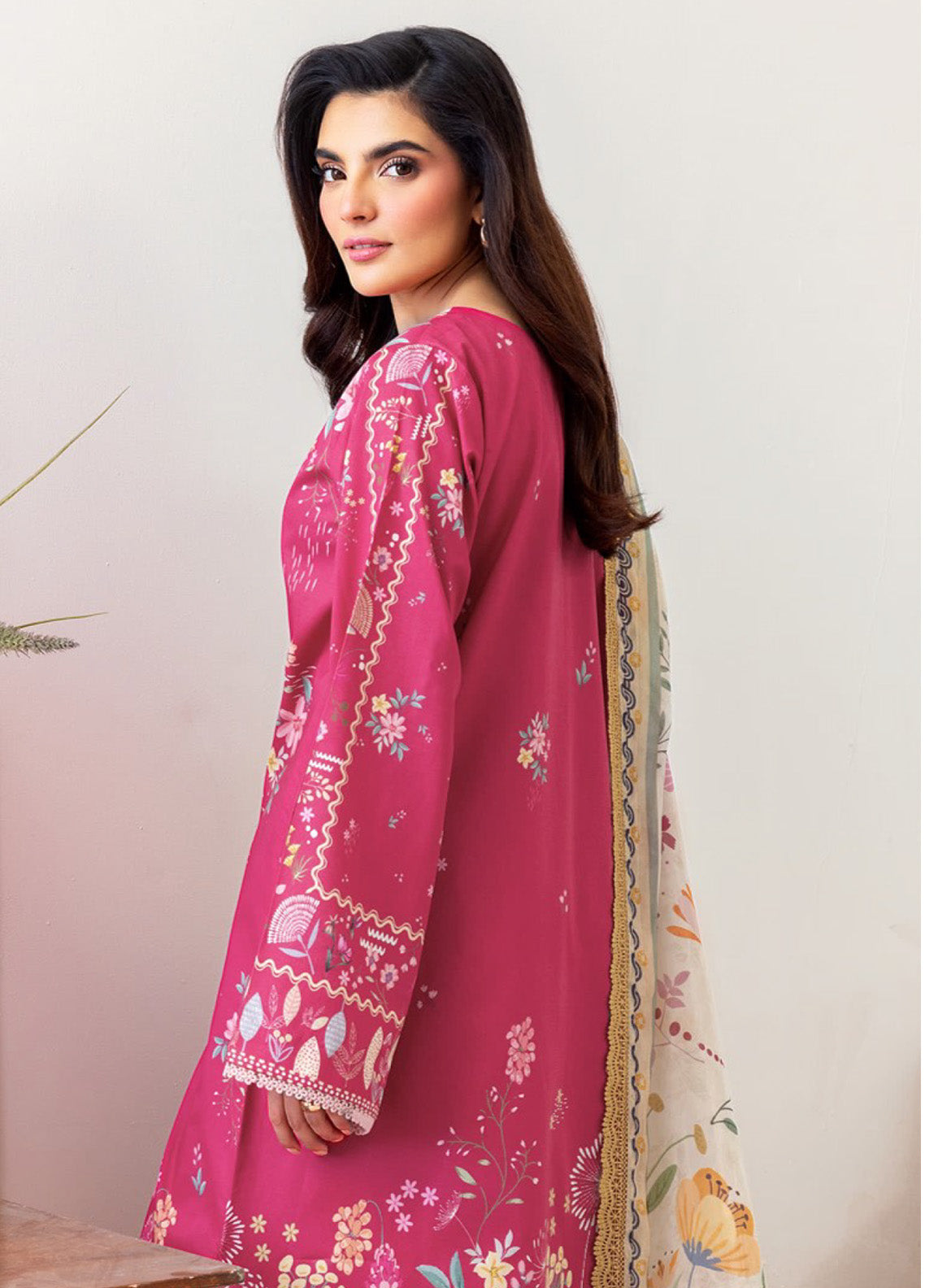 Florent Digital Printed Lawn 3 Piece Unstitched Suit FL25LP D-6A Florent Digital Printed Lawn 3 Piece Unstitched Suit FL25LP D-6A