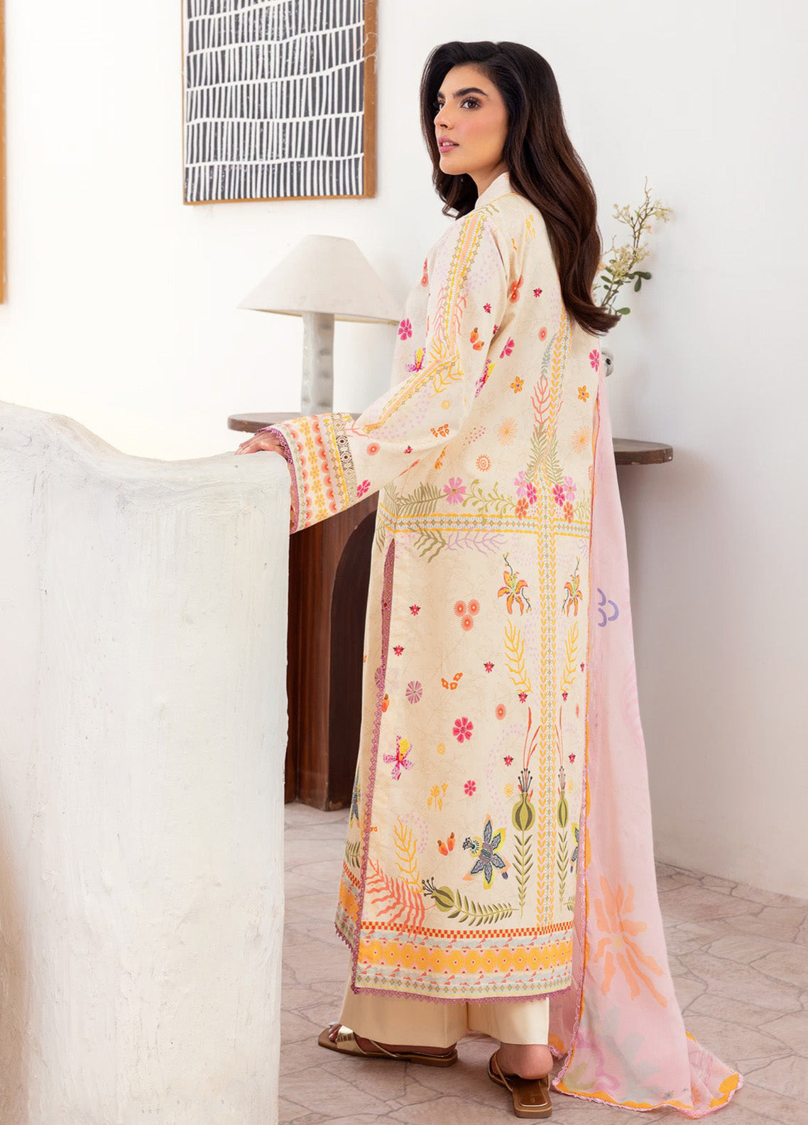 Florent Digital Printed Lawn 3 Piece Unstitched Suit FL25LP D-8A Florent Digital Printed Lawn 3 Piece Unstitched Suit FL25LP D-8A