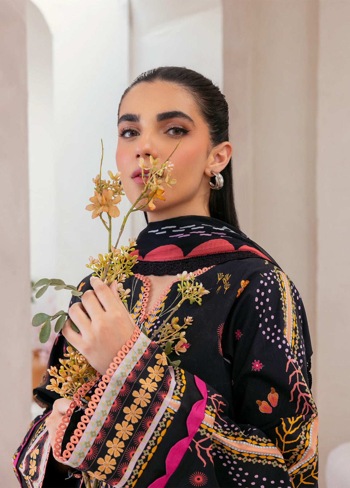 Florent Digital Printed Lawn 3 Piece Unstitched Suit FL25LP D-8B Florent Digital Printed Lawn 3 Piece Unstitched Suit FL25LP D-8B