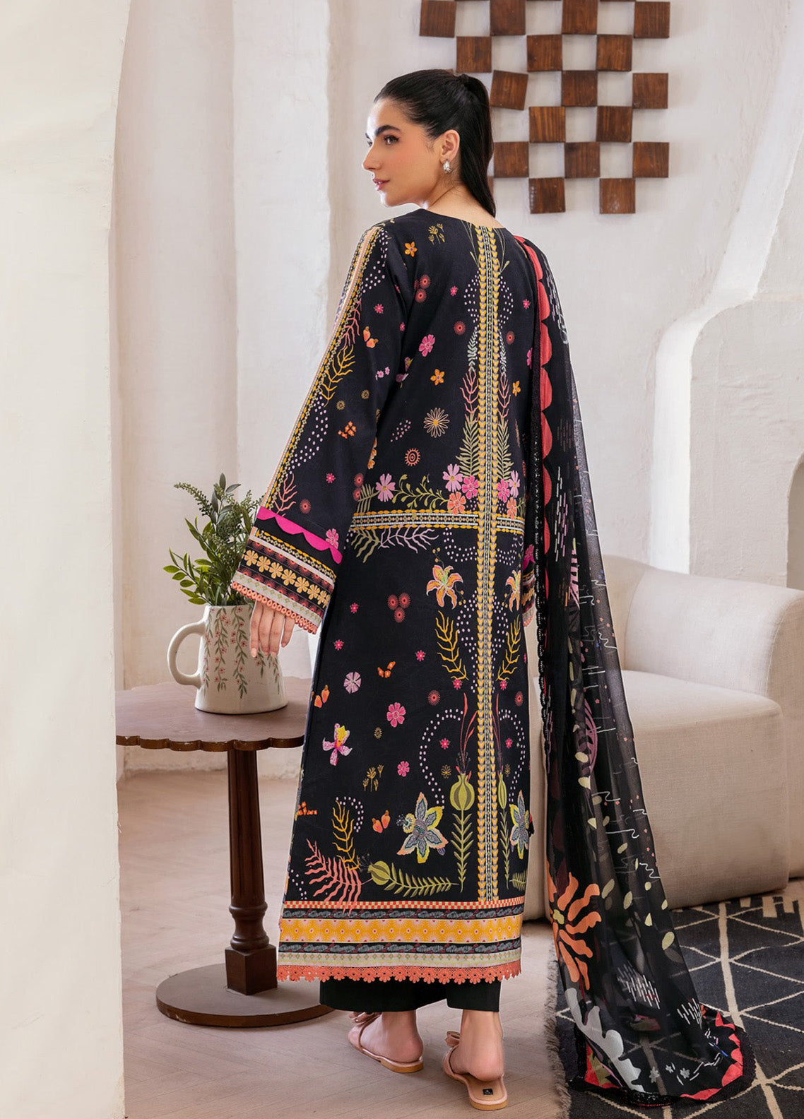 Florent Digital Printed Lawn 3 Piece Unstitched Suit FL25LP D-8B Florent Digital Printed Lawn 3 Piece Unstitched Suit FL25LP D-8B