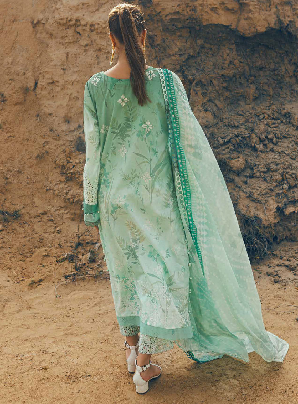 Gardenia By Nureh Chikankari Lawn 3 Piece Unstitched Suit NU24GC NSG-158 Gardenia By Nureh Chikankari Lawn 3 Piece Unstitched Suit NU24GC NSG-158