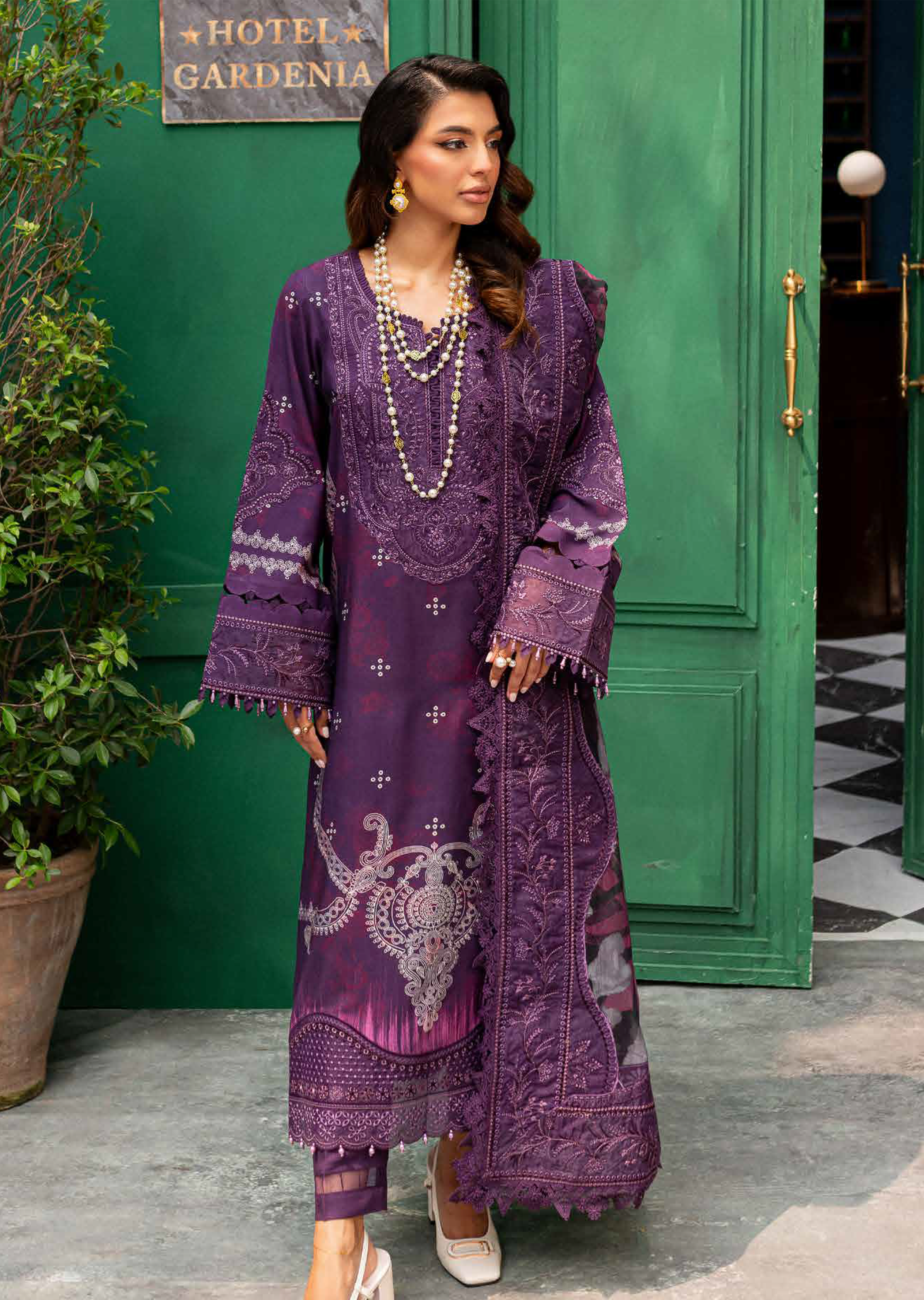 Gardenia By Nureh Embroidered Slub Linen 3 Piece Unstitched Suit NU24GL NSG-166 Gardenia By Nureh Embroidered Slub Linen 3 Piece Unstitched Suit NU24GL NSG-166