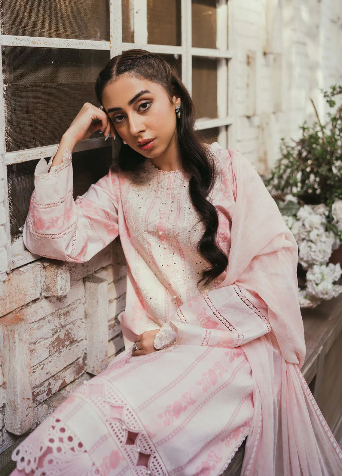 Gardenia Printkari By Humdum Embroidered Lawn 3 Piece Unstitched Suit HD24G D-03 Gardenia Printkari By Humdum Embroidered Lawn 3 Piece Unstitched Suit HD24G D-03