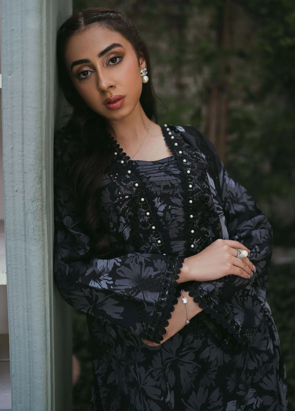 Gardenia Printkari By Humdum Embroidered Lawn 3 Piece Unstitched Suit HD24G D-04 Gardenia Printkari By Humdum Embroidered Lawn 3 Piece Unstitched Suit HD24G D-04