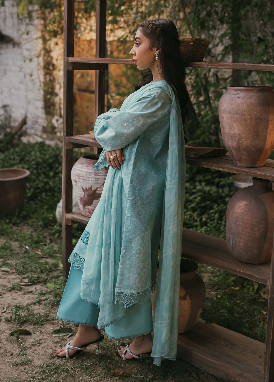 Gardenia Printkari By Humdum Embroidered Lawn 3 Piece Unstitched Suit HD24G D-07 Gardenia Printkari By Humdum Embroidered Lawn 3 Piece Unstitched Suit HD24G D-07