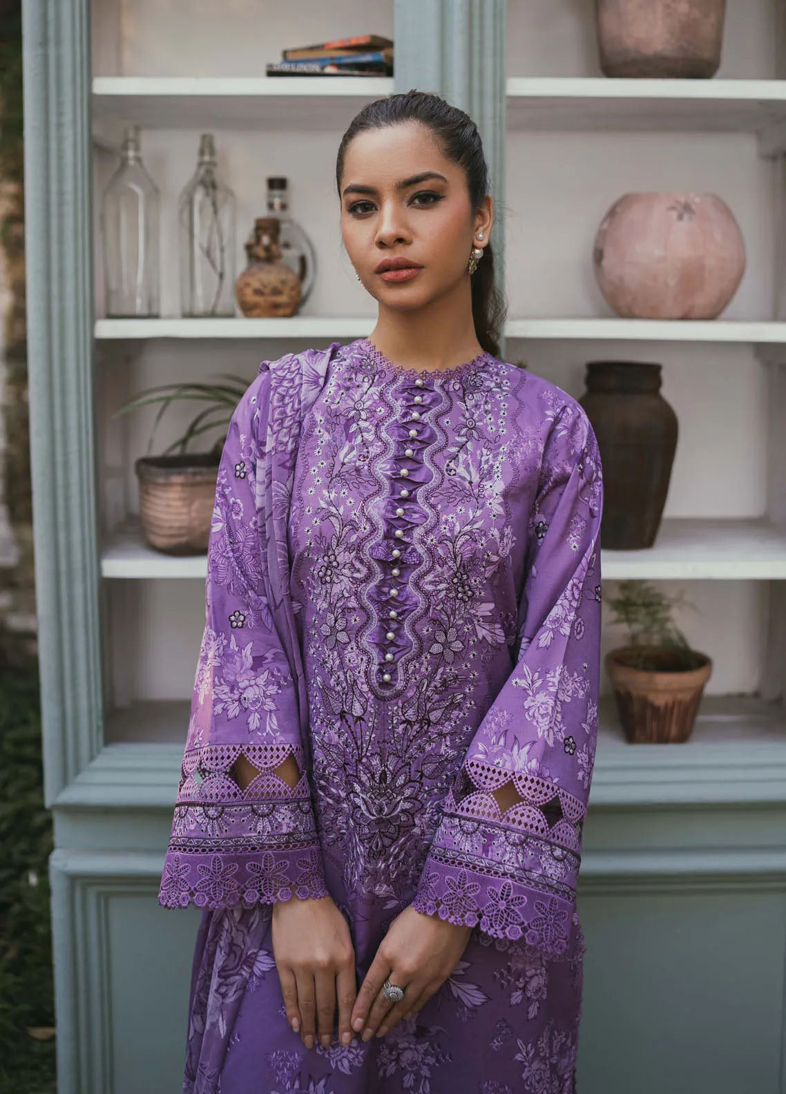 Gardenia Printkari By Humdum Embroidered Lawn 3 Piece Unstitched Suit HD24G D-08 Gardenia Printkari By Humdum Embroidered Lawn 3 Piece Unstitched Suit HD24G D-08