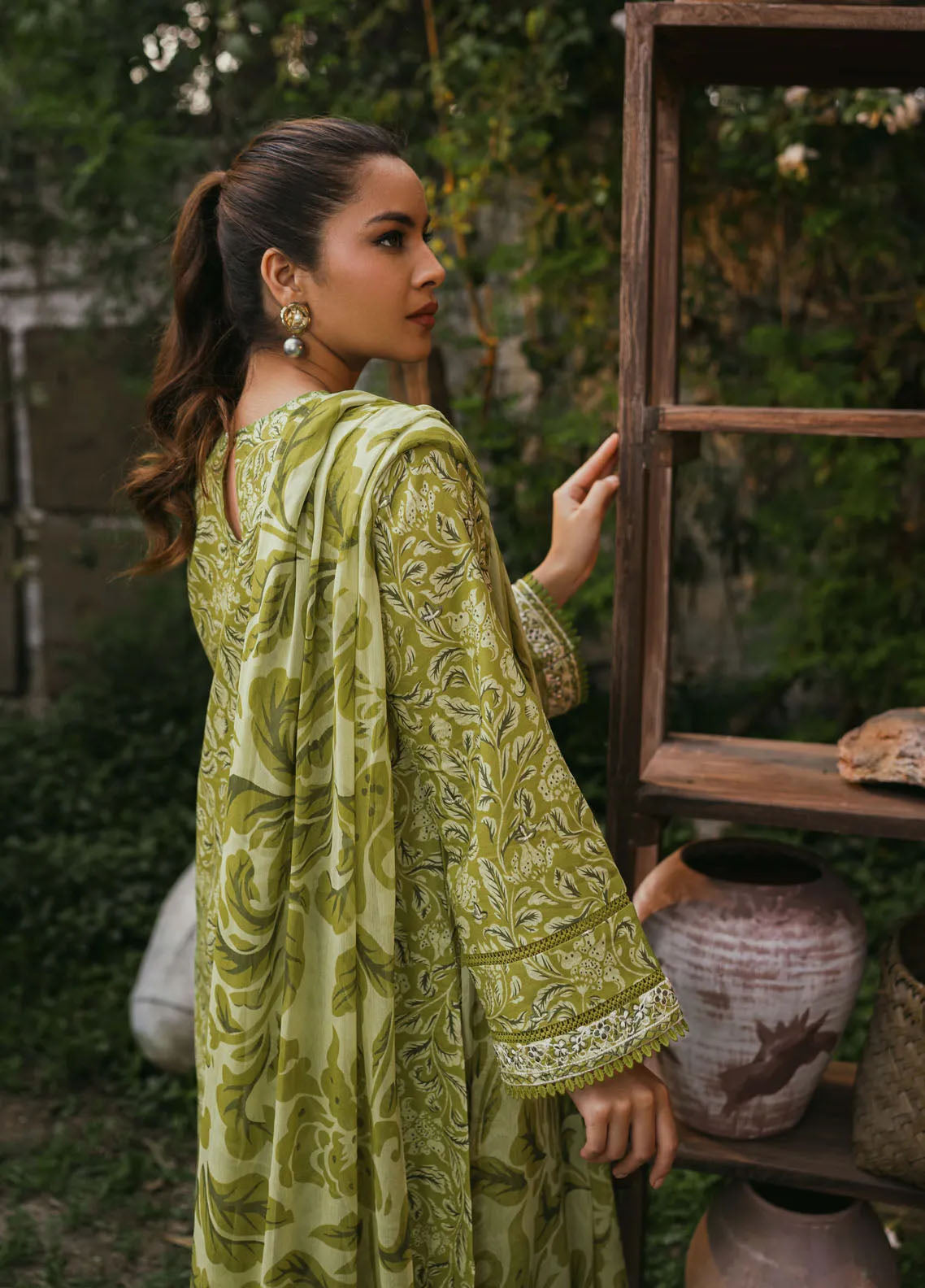 Gardenia Printkari By Humdum Embroidered Lawn 3 Piece Unstitched Suit HD24G D-09 Gardenia Printkari By Humdum Embroidered Lawn 3 Piece Unstitched Suit HD24G D-09