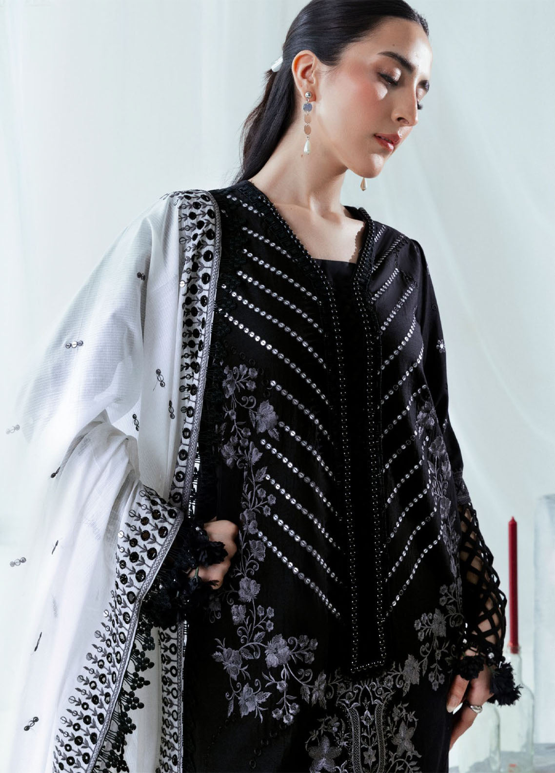 Giardino By Gul Ahmed Luxury Festive Embroidered Lawn 3 Piece Unstitched Suit GA26GLF D-FE-52067 Giardino By Gul Ahmed Luxury Festive Embroidered Lawn 3 Piece Unstitched Suit GA26GLF D-FE-52067