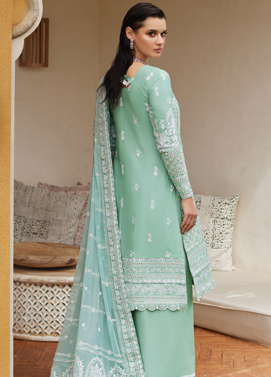 Gulaal Embroidered Lawn 3 Piece Unstitched Suit GL25LL D-02 FREESIA Gulaal Embroidered Lawn 3 Piece Unstitched Suit GL25LL D-02 FREESIA