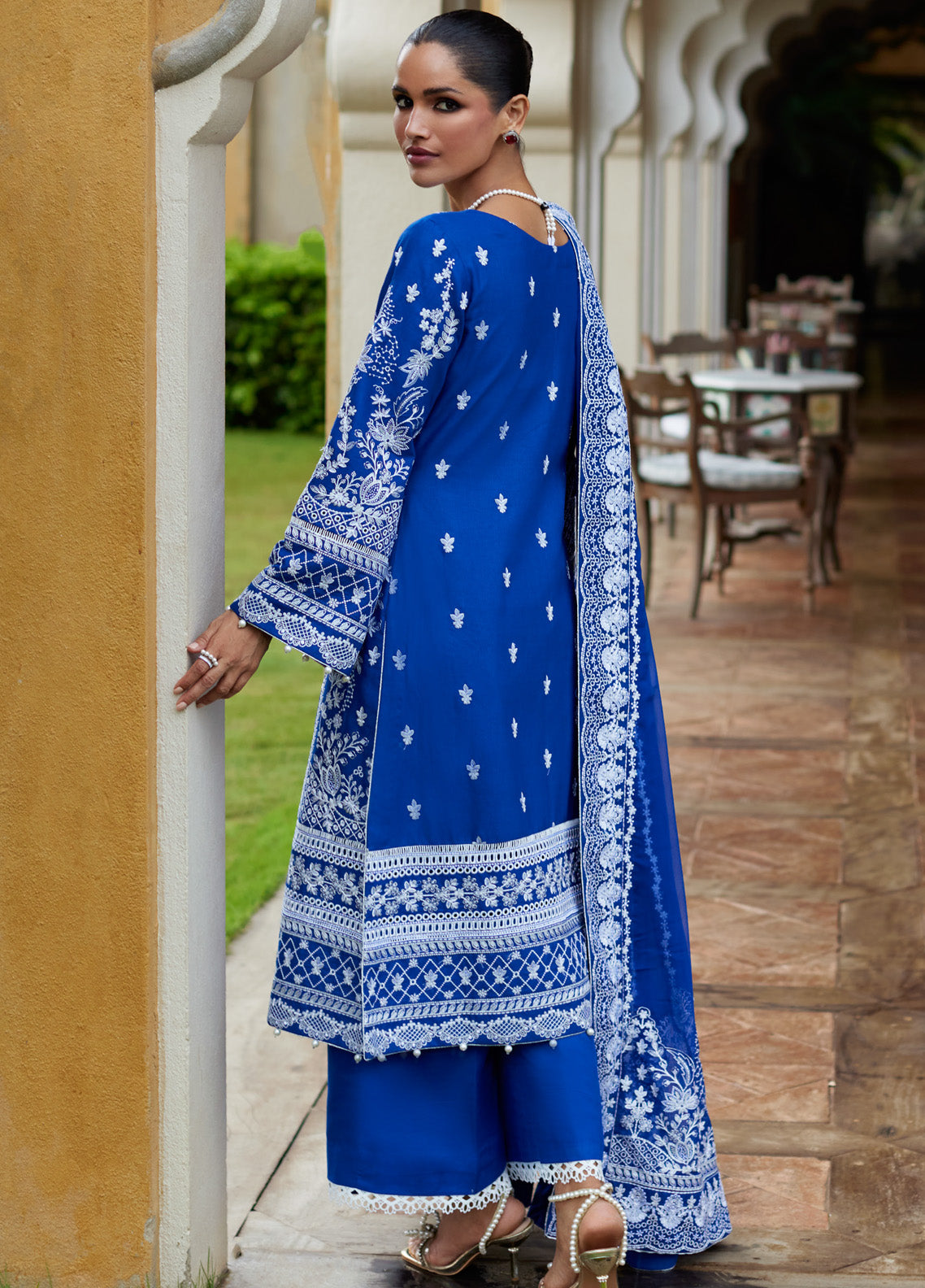 Gulaal Embroidered Lawn 3 Piece Unstitched Suit GL25LL D-03 CYNARA Gulaal Embroidered Lawn 3 Piece Unstitched Suit GL25LL D-03 CYNARA