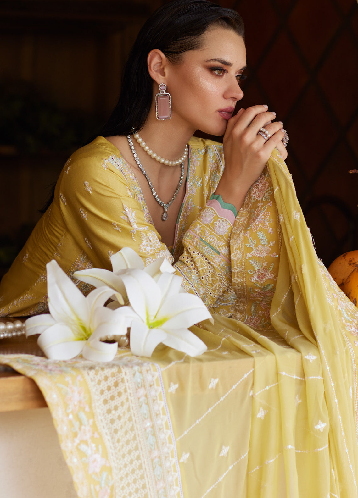 Gulaal Embroidered Lawn 3 Piece Unstitched Suit GL25LL D-04 IRIS Gulaal Embroidered Lawn 3 Piece Unstitched Suit GL25LL D-04 IRIS