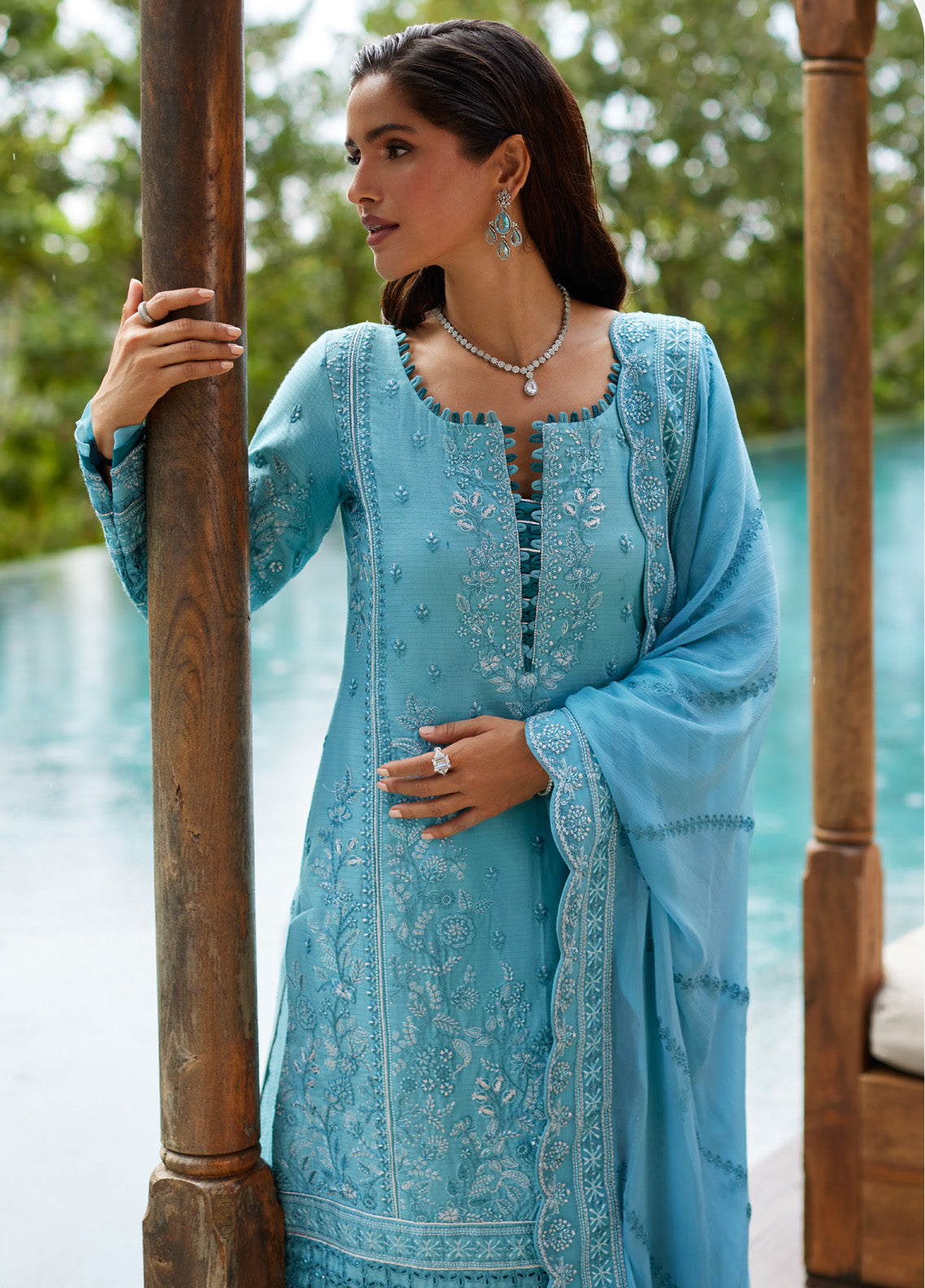 Gulaal Embroidered Lawn 3 Piece Unstitched Suit GL25LL D-05 DHALIA Gulaal Embroidered Lawn 3 Piece Unstitched Suit GL25LL D-05 DHALIA