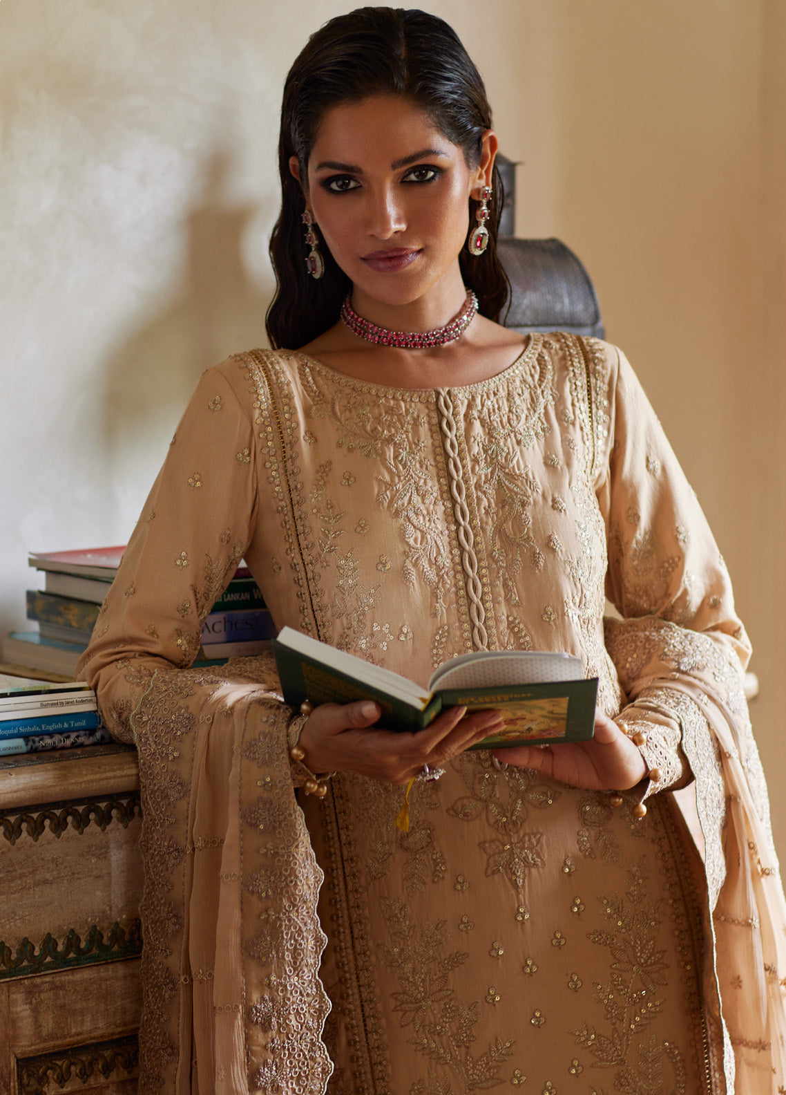 Gulaal Embroidered Lawn 3 Piece Unstitched Suit GL25LL D-07 DAPHNE Gulaal Embroidered Lawn 3 Piece Unstitched Suit GL25LL D-07 DAPHNE