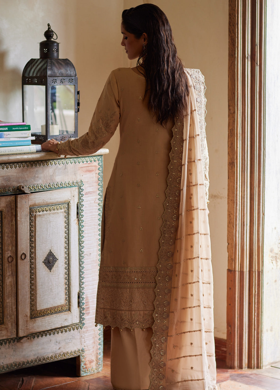 Gulaal Embroidered Lawn 3 Piece Unstitched Suit GL25LL D-07 DAPHNE Gulaal Embroidered Lawn 3 Piece Unstitched Suit GL25LL D-07 DAPHNE