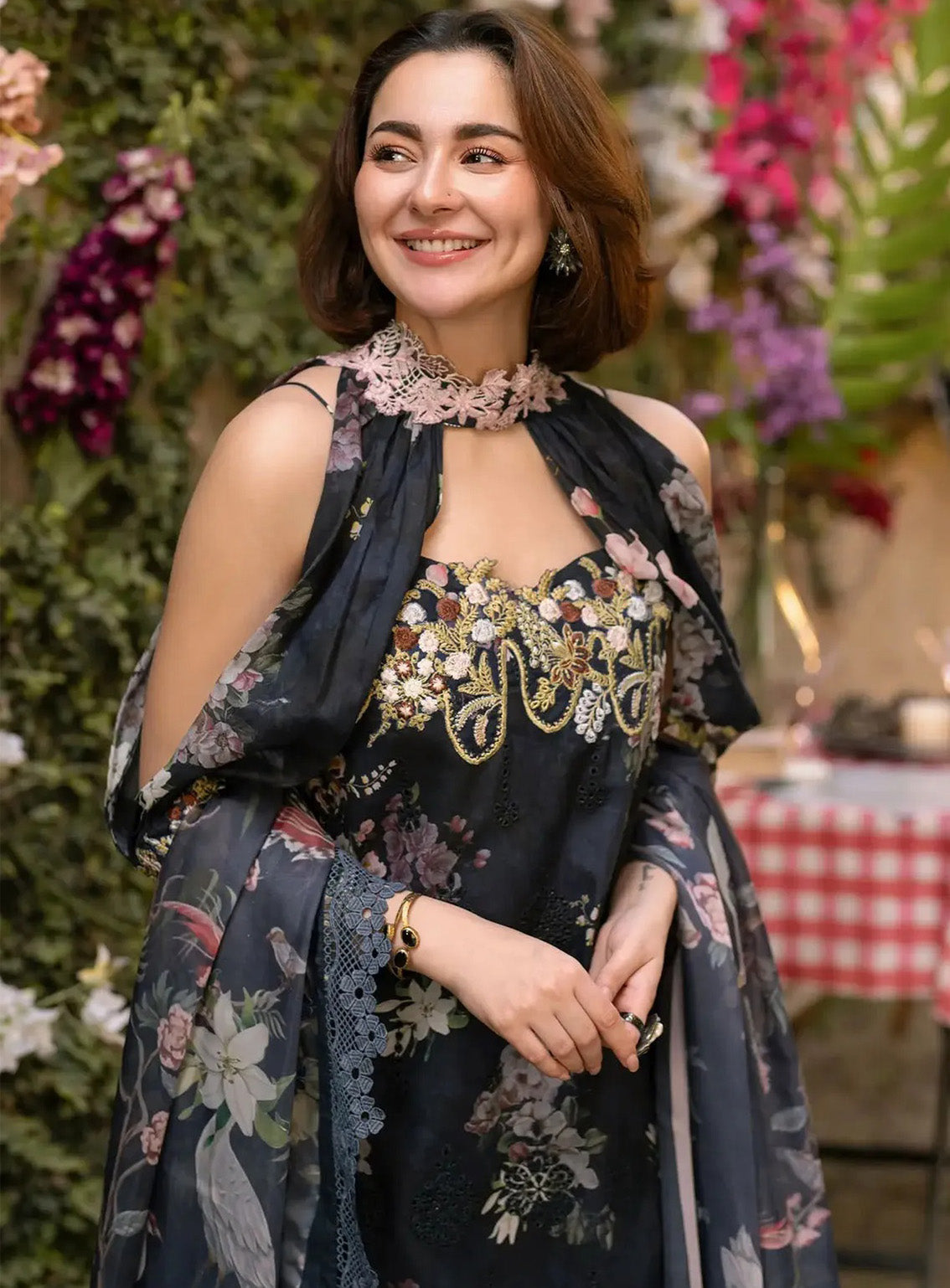 Gulkari By Asifa & Nabeel Embroidered Lawn 3 Piece Unstitched Suit AN25G D-GKL-02 MEADOW BREEZE Gulkari By Asifa & Nabeel Embroidered Lawn 3 Piece Unstitched Suit AN25G D-GKL-02 MEADOW BREEZE