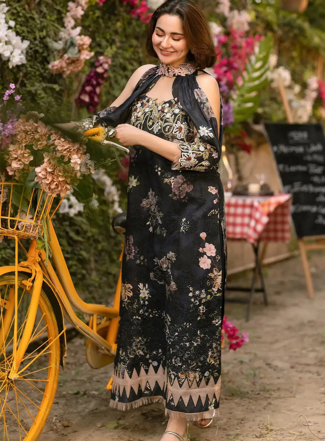 Gulkari By Asifa & Nabeel Embroidered Lawn 3 Piece Unstitched Suit AN25G D-GKL-02 MEADOW BREEZE Gulkari By Asifa & Nabeel Embroidered Lawn 3 Piece Unstitched Suit AN25G D-GKL-02 MEADOW BREEZE