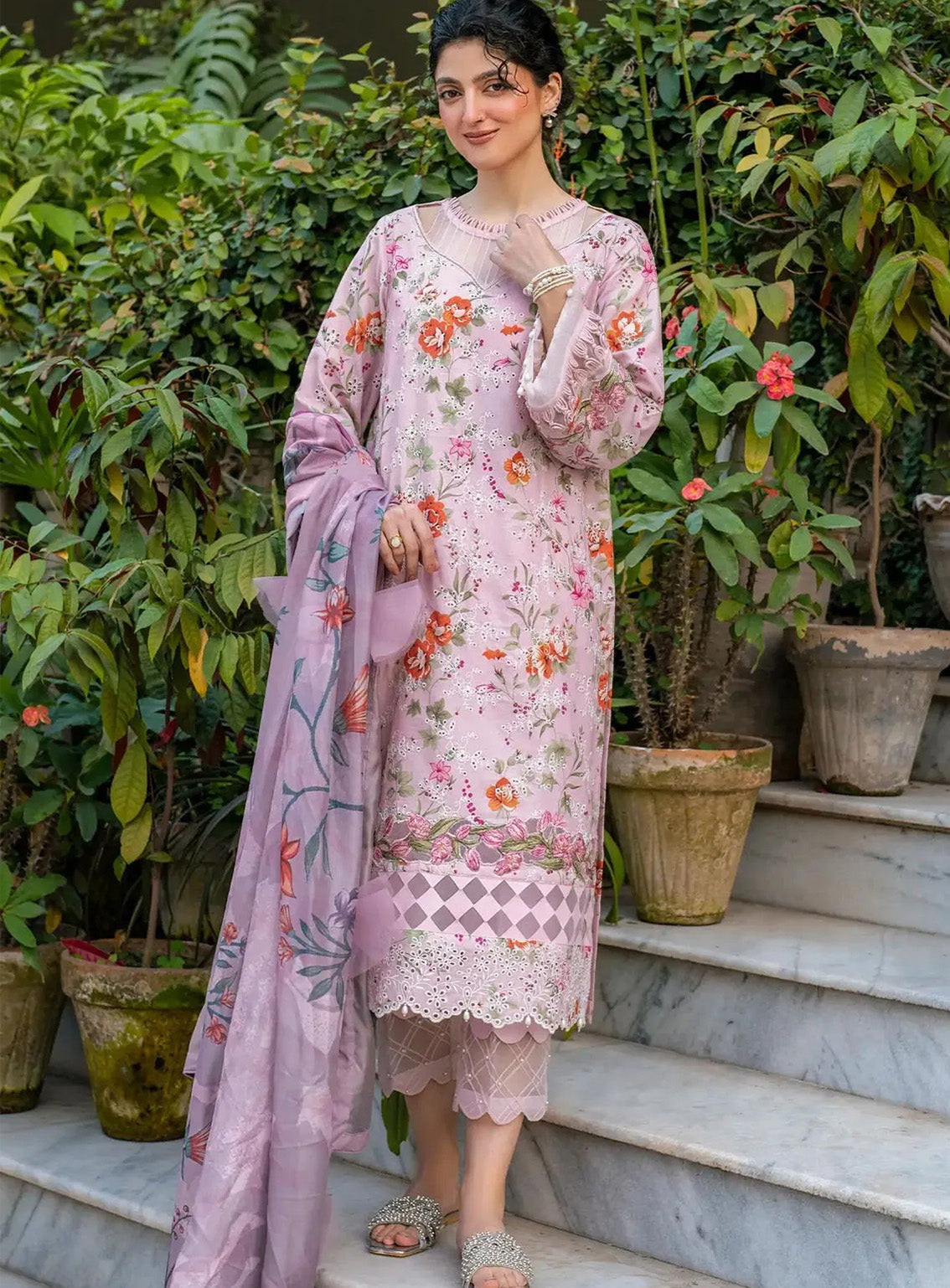 Gulkari By Asifa & Nabeel Embroidered Lawn 3 Piece Unstitched Suit AN25G D-GKL-09 BLOSSOM ZEPHYR Gulkari By Asifa & Nabeel Embroidered Lawn 3 Piece Unstitched Suit AN25G D-GKL-09 BLOSSOM ZEPHYR
