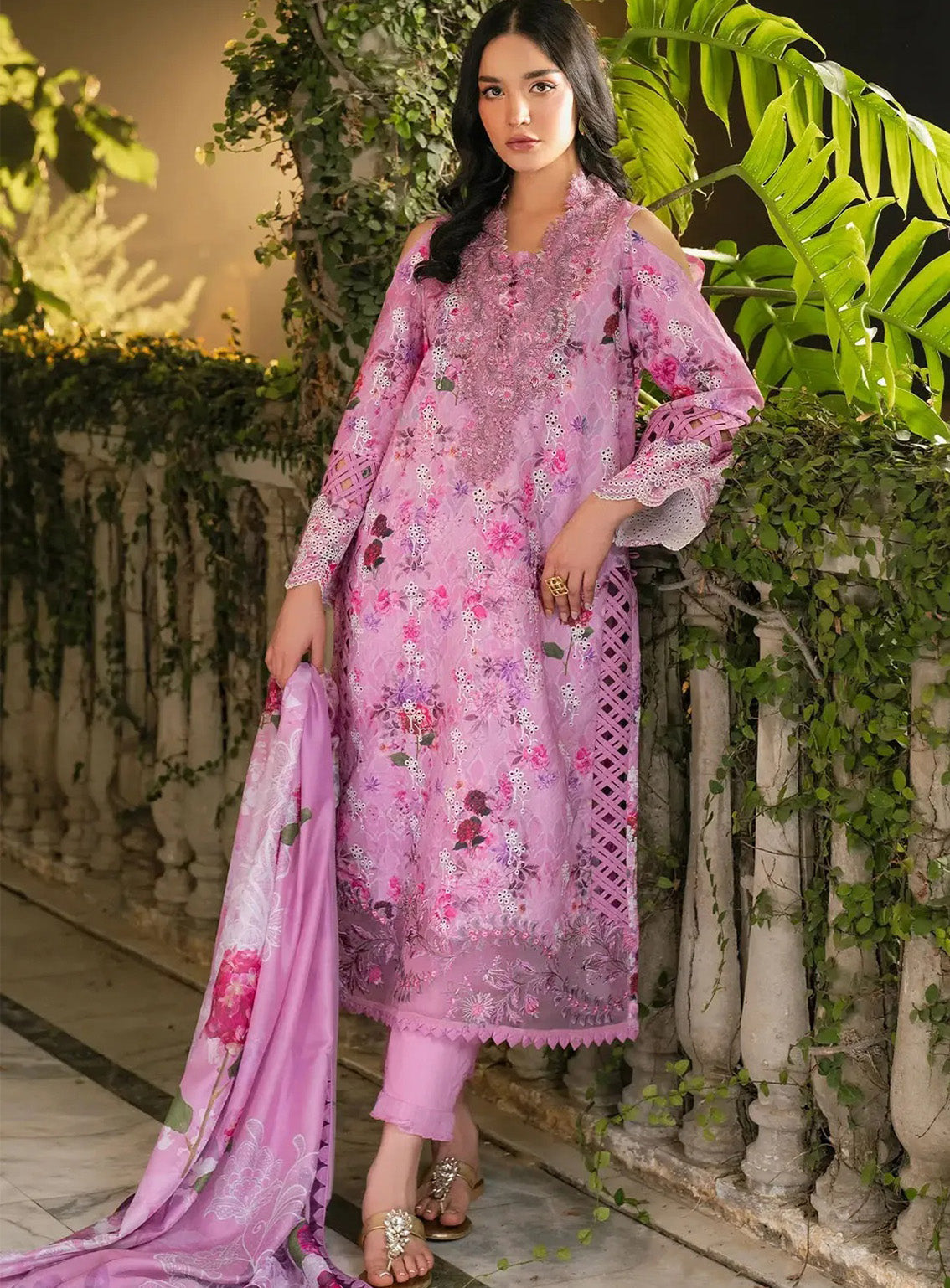 Gulkari By Asifa & Nabeel Embroidered Lawn 3 Piece Unstitched Suit AN25G D-GKL-10 DAWN PETALS Gulkari By Asifa & Nabeel Embroidered Lawn 3 Piece Unstitched Suit AN25G D-GKL-10 DAWN PETALS