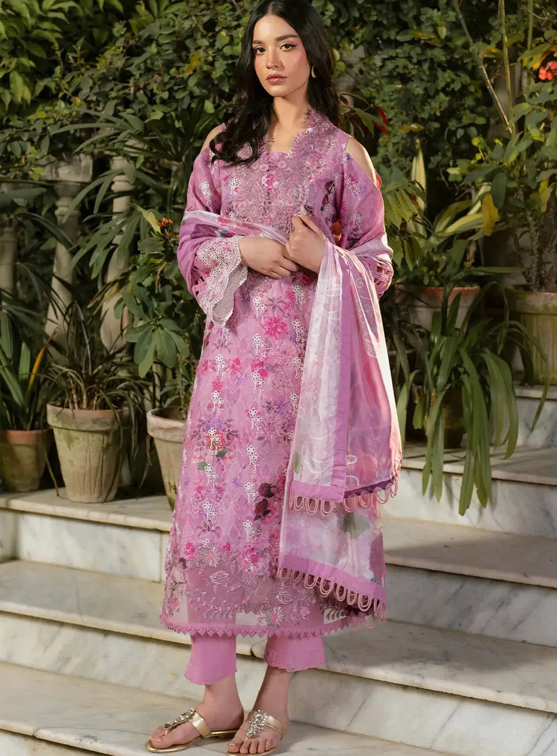 Gulkari By Asifa & Nabeel Embroidered Lawn 3 Piece Unstitched Suit AN25G D-GKL-10 DAWN PETALS Gulkari By Asifa & Nabeel Embroidered Lawn 3 Piece Unstitched Suit AN25G D-GKL-10 DAWN PETALS