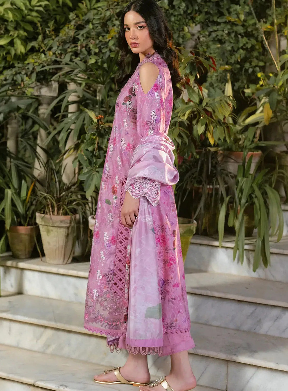 Gulkari By Asifa & Nabeel Embroidered Lawn 3 Piece Unstitched Suit AN25G D-GKL-10 DAWN PETALS Gulkari By Asifa & Nabeel Embroidered Lawn 3 Piece Unstitched Suit AN25G D-GKL-10 DAWN PETALS