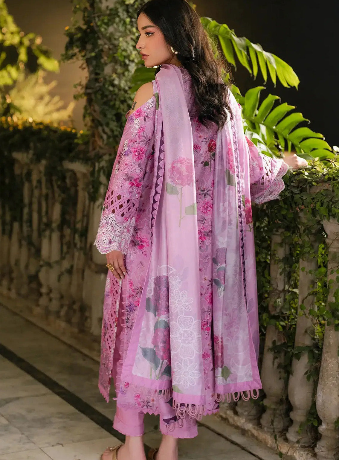 Gulkari By Asifa & Nabeel Embroidered Lawn 3 Piece Unstitched Suit AN25G D-GKL-10 DAWN PETALS Gulkari By Asifa & Nabeel Embroidered Lawn 3 Piece Unstitched Suit AN25G D-GKL-10 DAWN PETALS