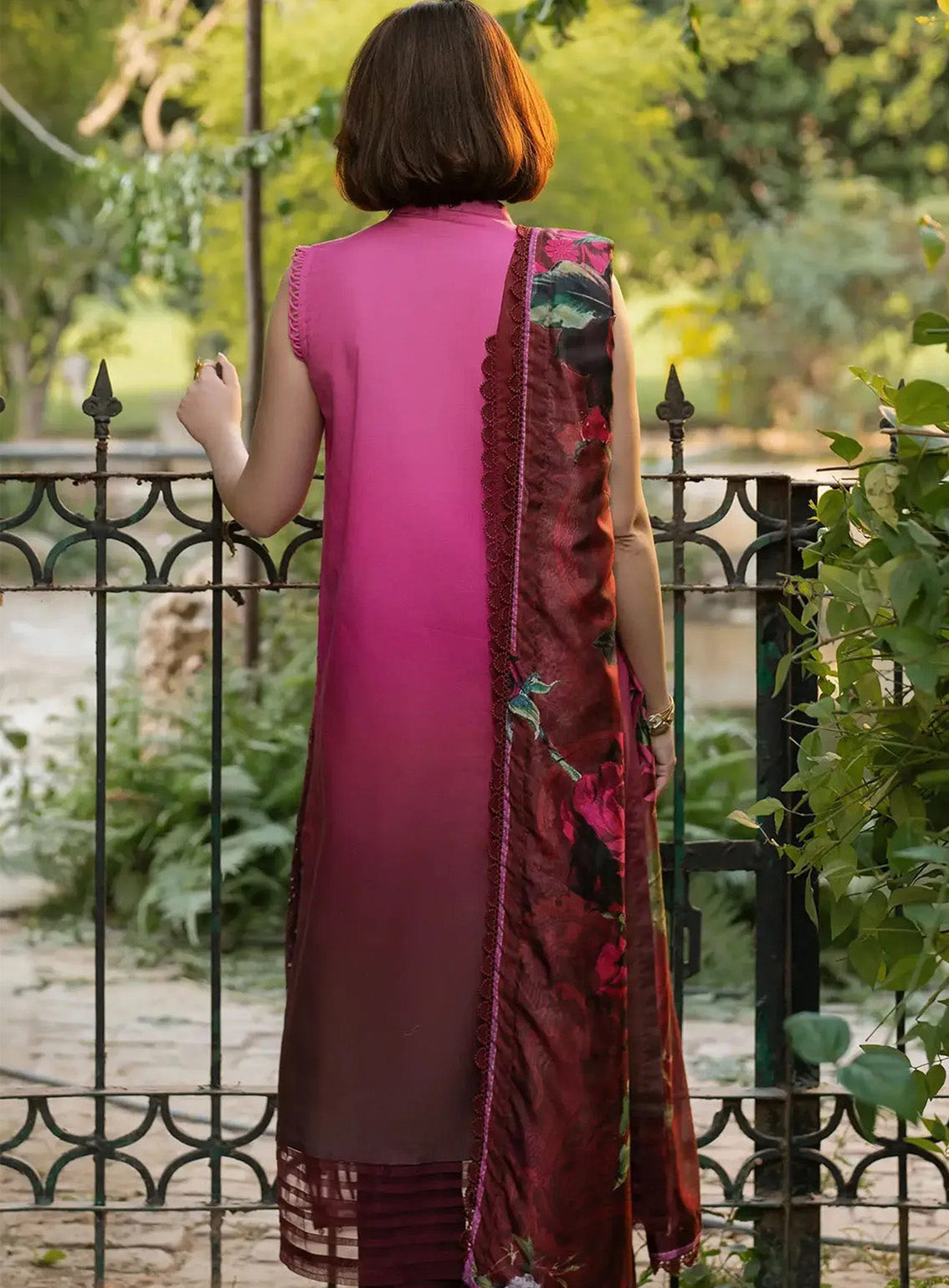 Gulkari By Asifa & Nabeel Embroidered Lawn 3 Piece Unstitched Suit AN25G D-GKL-13 SUNKISSED GARDEN Gulkari By Asifa & Nabeel Embroidered Lawn 3 Piece Unstitched Suit AN25G D-GKL-13 SUNKISSED GARDEN