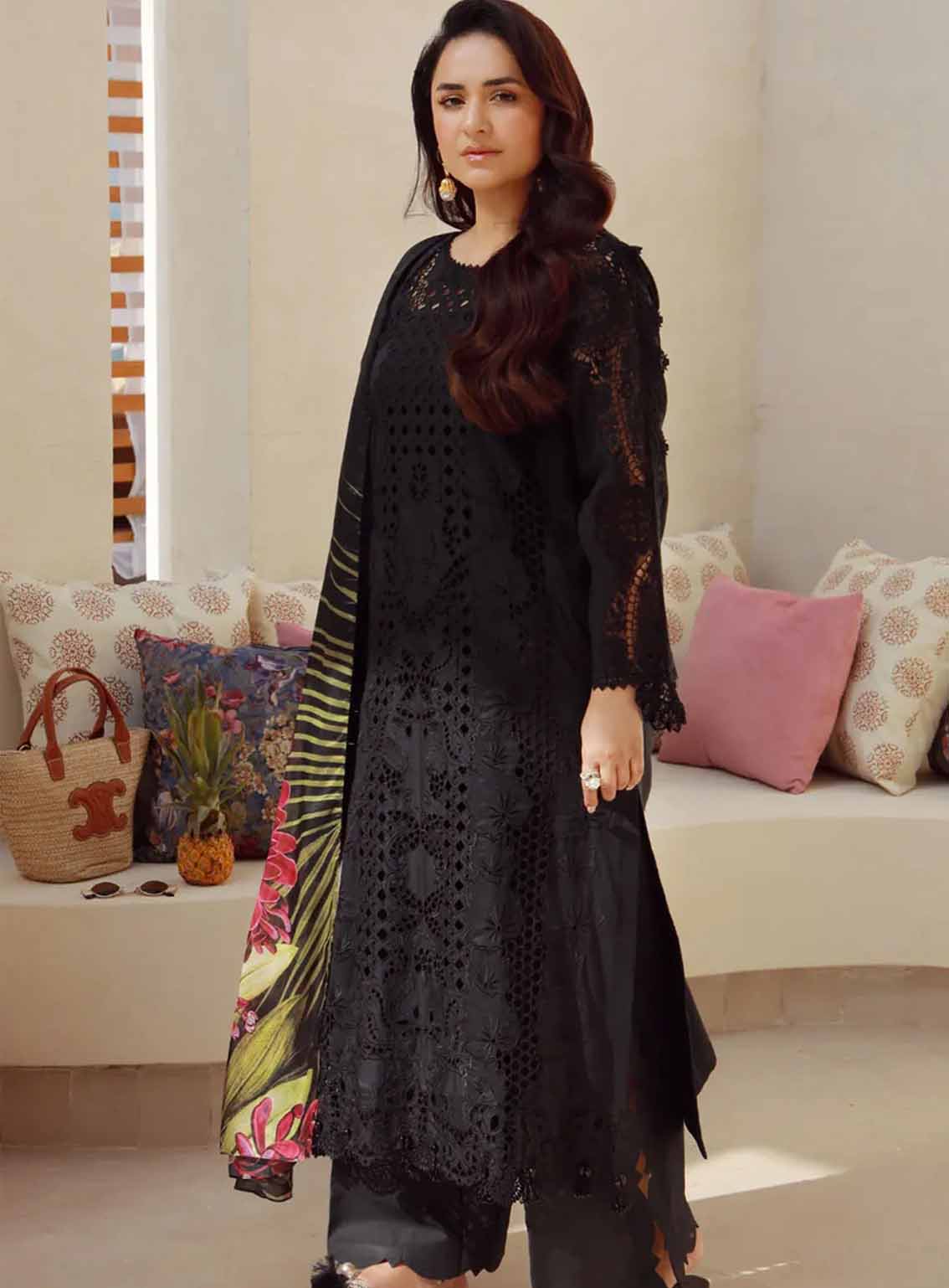 Gulmina Embroidered Lawn 3 Piece Unstitched Suit GM25US D-BLACK MAGIC Gulmina Embroidered Lawn 3 Piece Unstitched Suit GM25US D-BLACK MAGIC