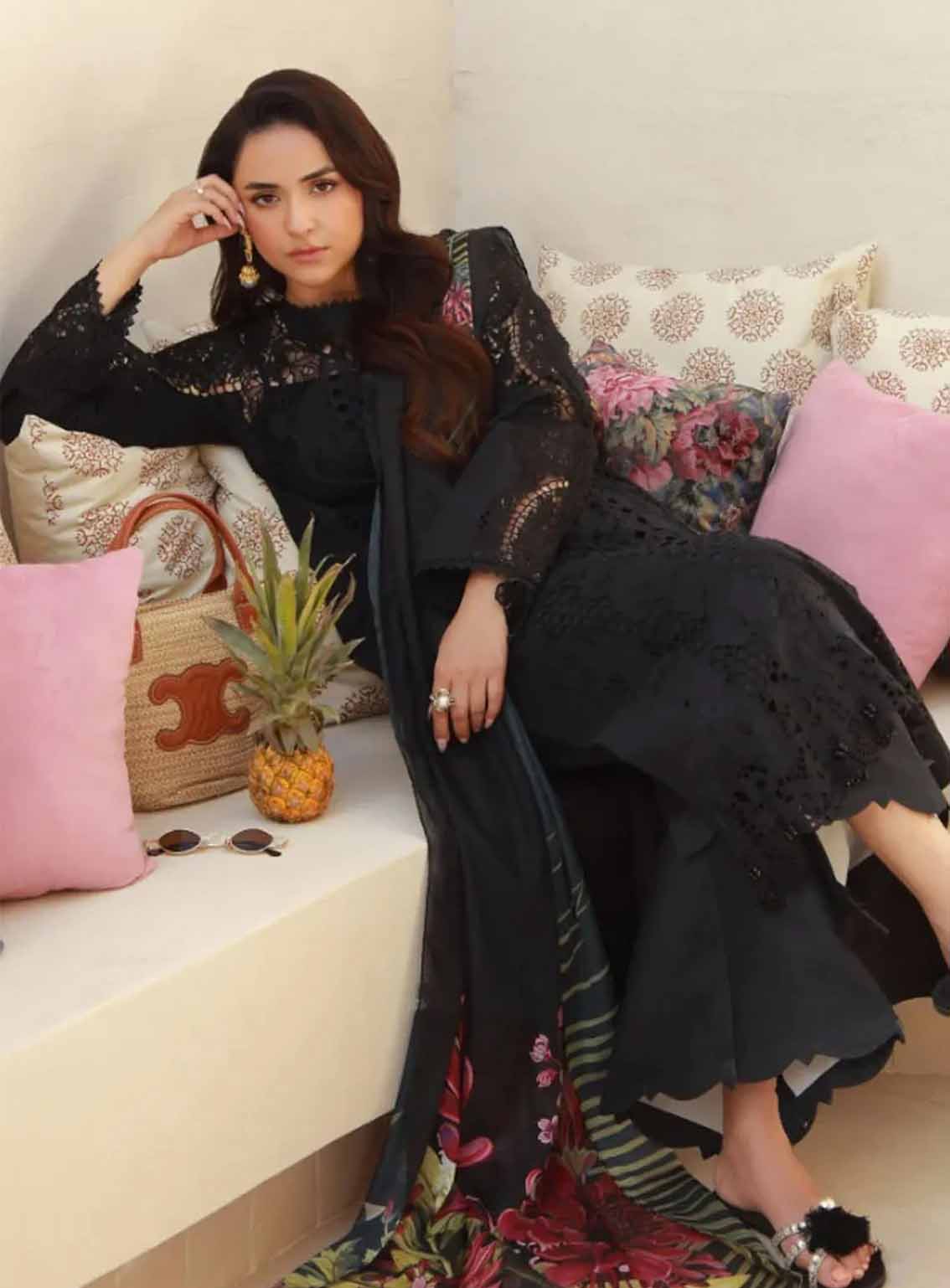 Gulmina Embroidered Lawn 3 Piece Unstitched Suit GM25US D-BLACK MAGIC Gulmina Embroidered Lawn 3 Piece Unstitched Suit GM25US D-BLACK MAGIC