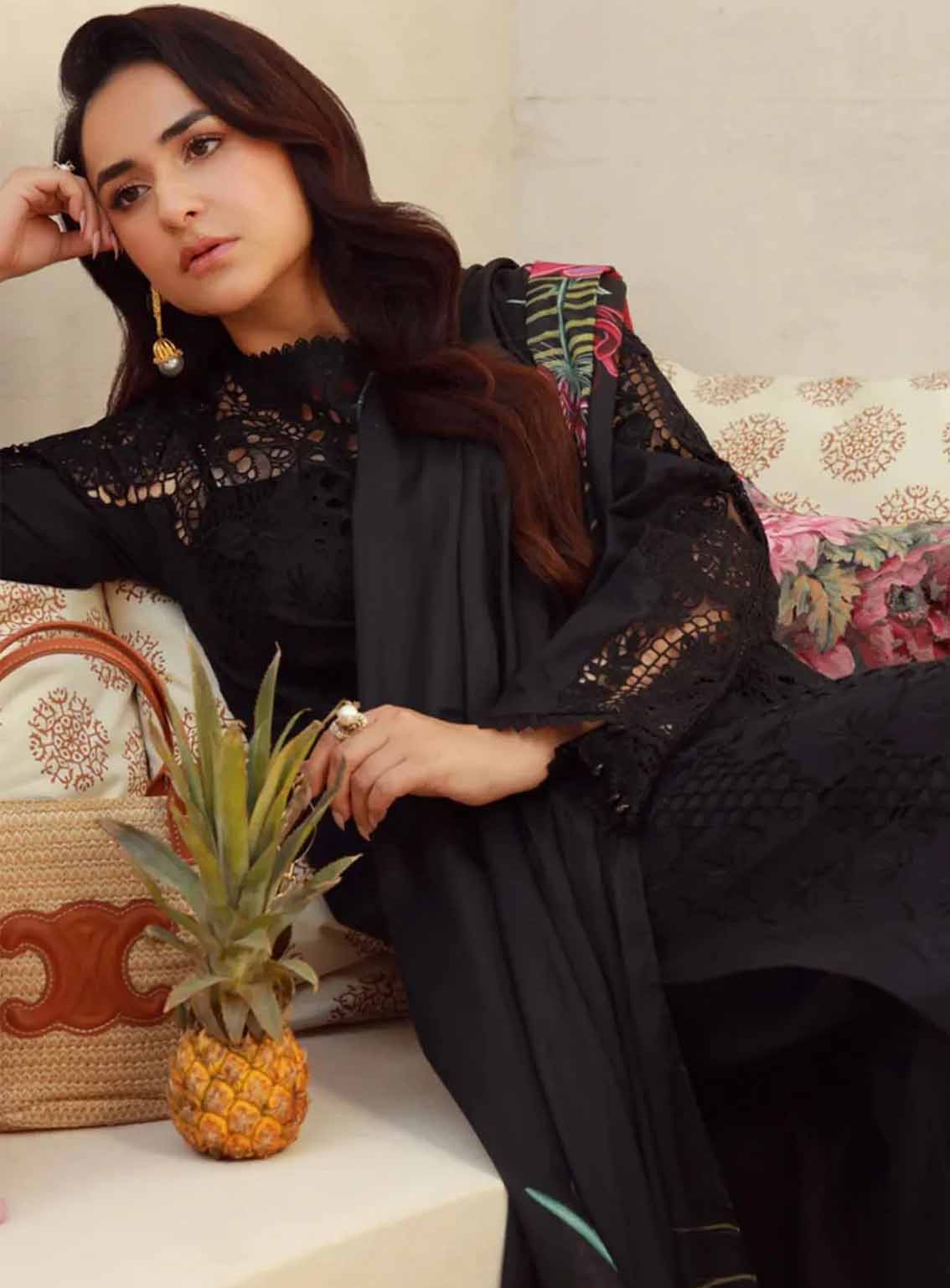 Gulmina Embroidered Lawn 3 Piece Unstitched Suit GM25US D-BLACK MAGIC Gulmina Embroidered Lawn 3 Piece Unstitched Suit GM25US D-BLACK MAGIC