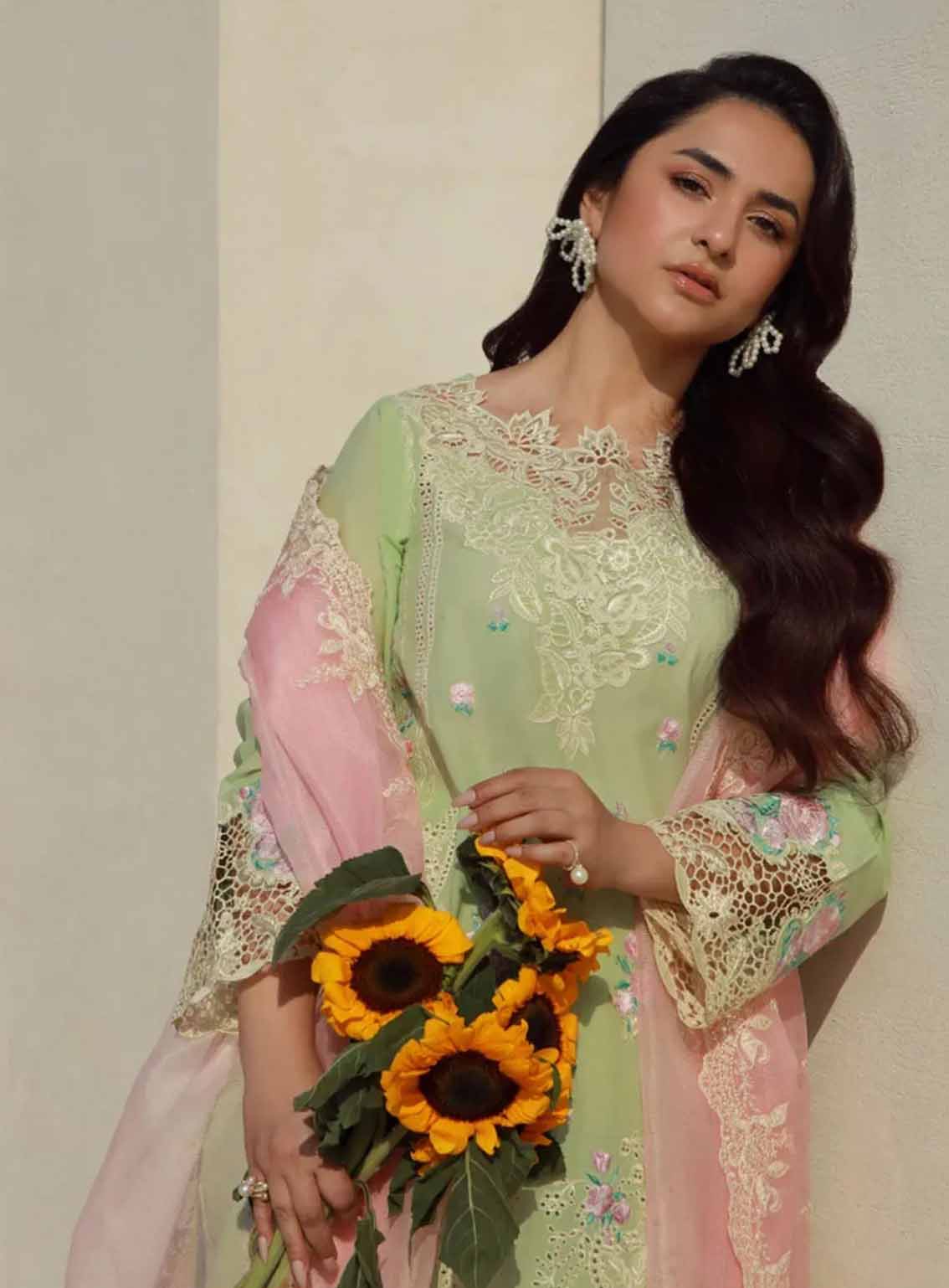Gulmina Embroidered Lawn 3 Piece Unstitched Suit GM25US D-GARDENIA Gulmina Embroidered Lawn 3 Piece Unstitched Suit GM25US D-GARDENIA