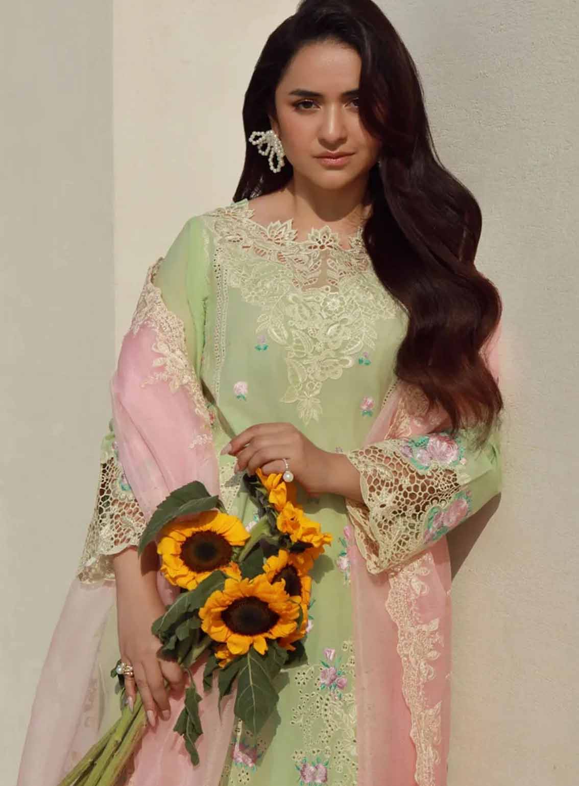 Gulmina Embroidered Lawn 3 Piece Unstitched Suit GM25US D-GARDENIA Gulmina Embroidered Lawn 3 Piece Unstitched Suit GM25US D-GARDENIA