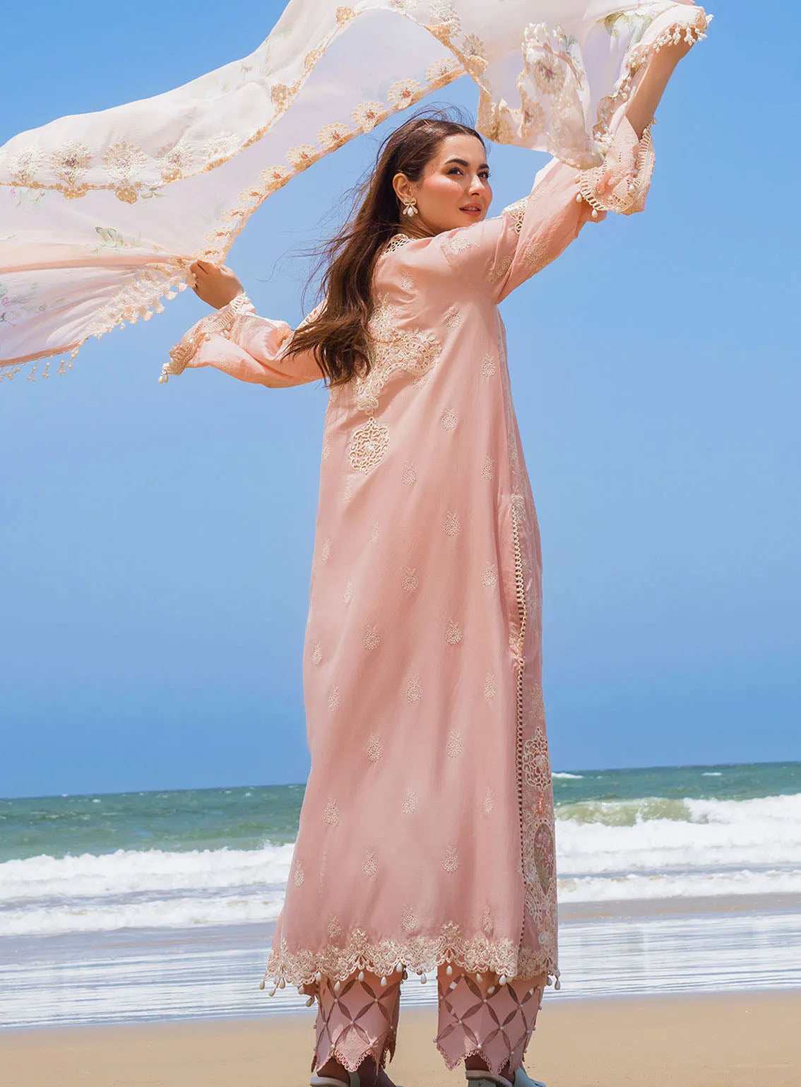 Hai Kuch By Elaf Festive Embroidered Lawn 3 Piece Unstitched Suit EF24HK EHK-07 PAREESA Hai Kuch By Elaf Festive Embroidered Lawn 3 Piece Unstitched Suit EF24HK EHK-07 PAREESA