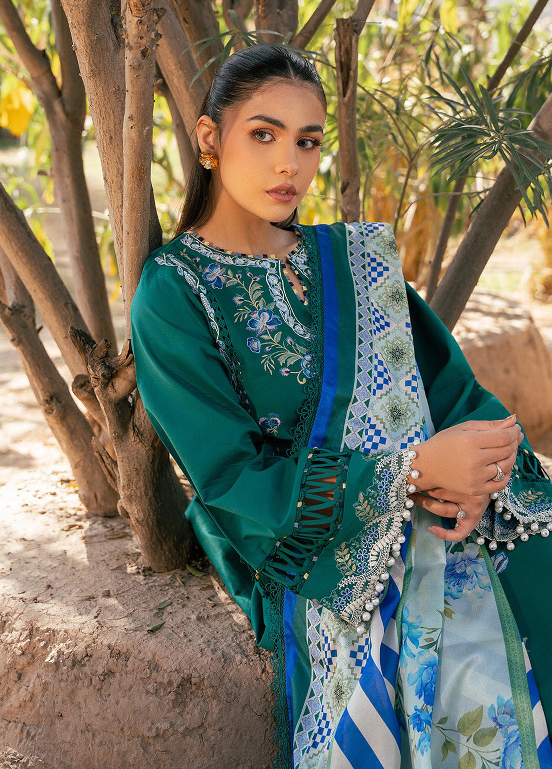 Hazel By Bin Ilyas Embroidered Lawn 3 Piece Unstitched Suit BI25HPE BHS-77A Hazel By Bin Ilyas Embroidered Lawn 3 Piece Unstitched Suit BI25HPE BHS-77A
