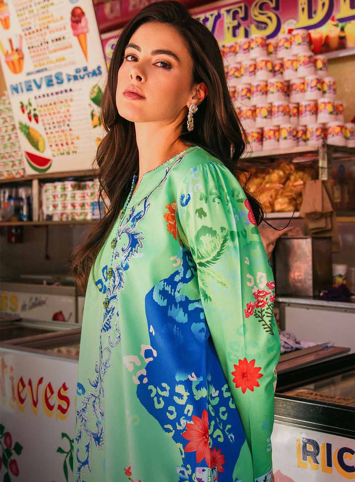 Hemline La Dolce By Mushq Printed Lawn 3 Piece Unstitched Suit MQ25HLDV2 D-10B LIVING HEART Hemline La Dolce By Mushq Printed Lawn 3 Piece Unstitched Suit MQ25HLDV2 D-10B LIVING HEART