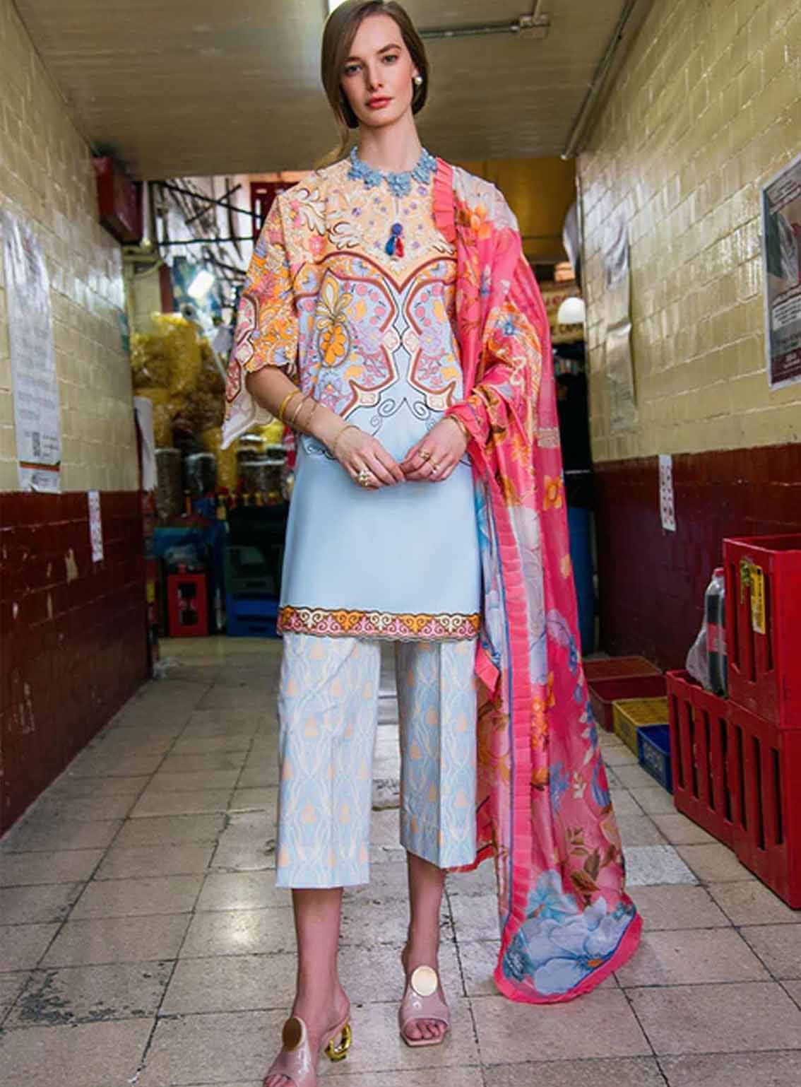 Hemline La Dolce By Mushq Printed Lawn 3 Piece Unstitched Suit MQ25HLDV2 D-3B WATER LILY Hemline La Dolce By Mushq Printed Lawn 3 Piece Unstitched Suit MQ25HLDV2 D-3B WATER LILY