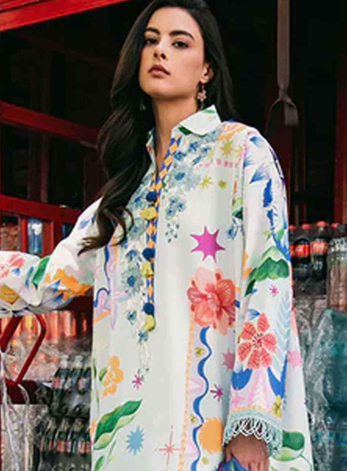 Hemline La Dolce By Mushq Printed Lawn 3 Piece Unstitched Suit MQ25HLDV2 D-5B FLAMING ROSES Hemline La Dolce By Mushq Printed Lawn 3 Piece Unstitched Suit MQ25HLDV2 D-5B FLAMING ROSES