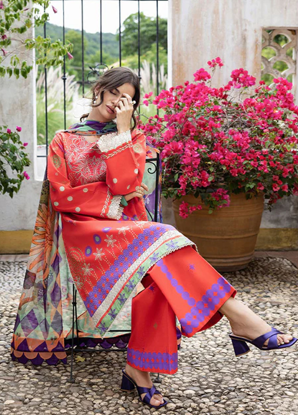 Hemline Mirasol By Mushq Printed Cambric 3 Piece Unstitched Suit MQ25HLMPC D-2B CARMIN ROSA Hemline Mirasol By Mushq Printed Cambric 3 Piece Unstitched Suit MQ25HLMPC D-2B CARMIN ROSA
