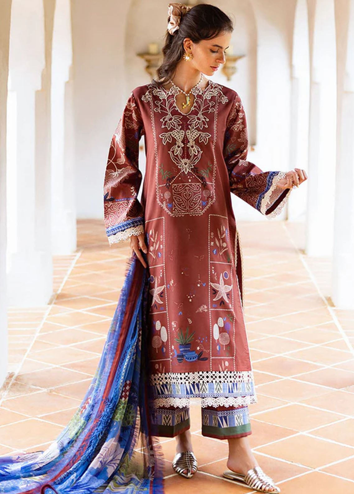 Hemline Mirasol By Mushq Printed Cambric 3 Piece Unstitched Suit MQ25HLMPC D-6B SANTO MIO Hemline Mirasol By Mushq Printed Cambric 3 Piece Unstitched Suit MQ25HLMPC D-6B SANTO MIO