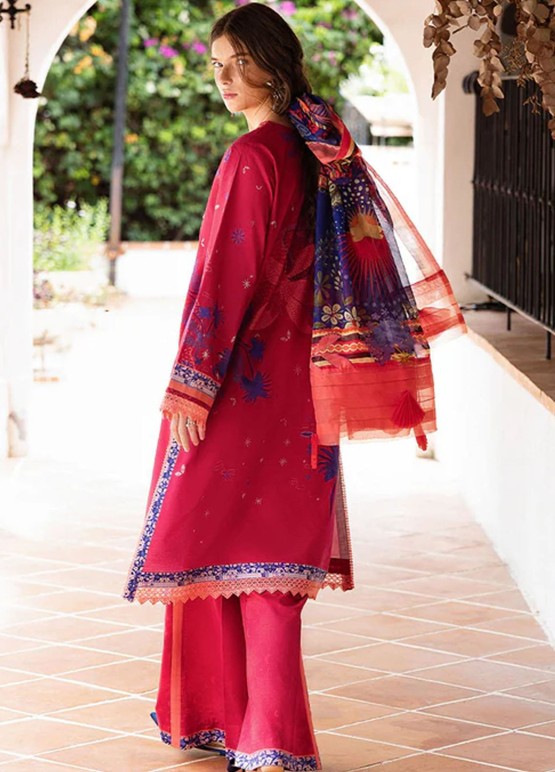 Hemline Mirasol By Mushq Printed Cambric 3 Piece Unstitched Suit MQ25HLMPC D-7A VOZ DULCE Hemline Mirasol By Mushq Printed Cambric 3 Piece Unstitched Suit MQ25HLMPC D-7A VOZ DULCE