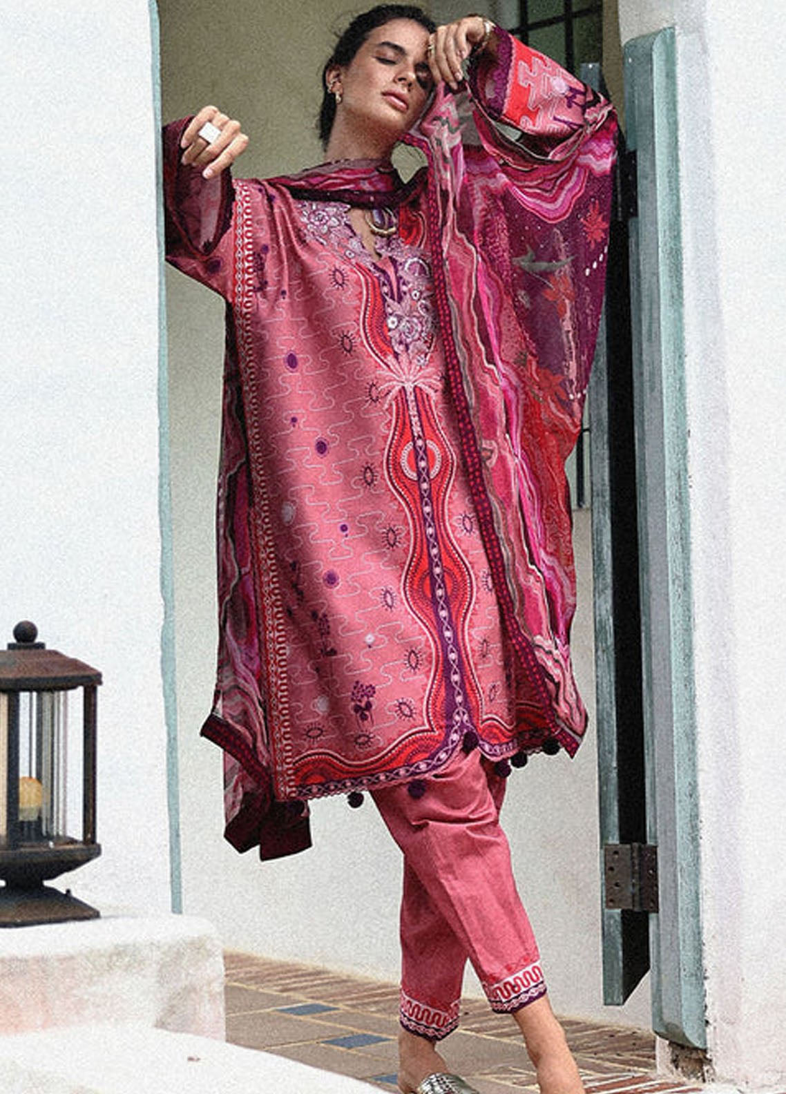 Hemline Mirasol By Mushq Printed Cambric 3 Piece Unstitched Suit MQ25HLMPC D-8B CORAL MAR Hemline Mirasol By Mushq Printed Cambric 3 Piece Unstitched Suit MQ25HLMPC D-8B CORAL MAR