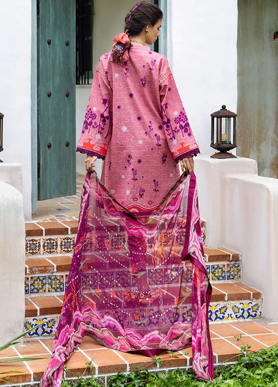 Hemline Mirasol By Mushq Printed Cambric 3 Piece Unstitched Suit MQ25HLMPC D-8B CORAL MAR Hemline Mirasol By Mushq Printed Cambric 3 Piece Unstitched Suit MQ25HLMPC D-8B CORAL MAR