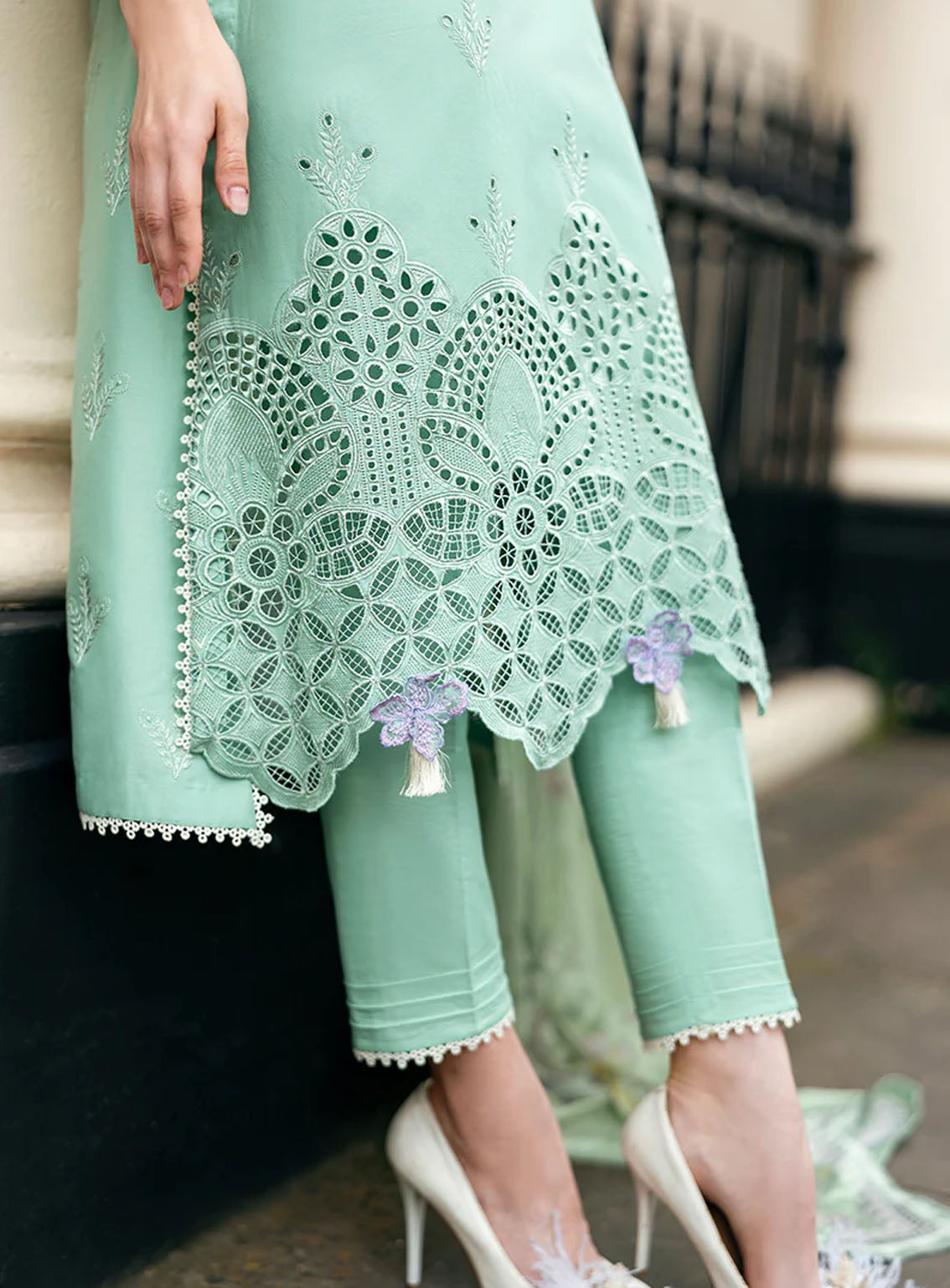 Hemline Odyssey By Mushq Embroidered Lawn 3 Piece Unstitched Suit MQ24H BRISTOL BEAUTY Hemline Odyssey By Mushq Embroidered Lawn 3 Piece Unstitched Suit MQ24H BRISTOL BEAUTY