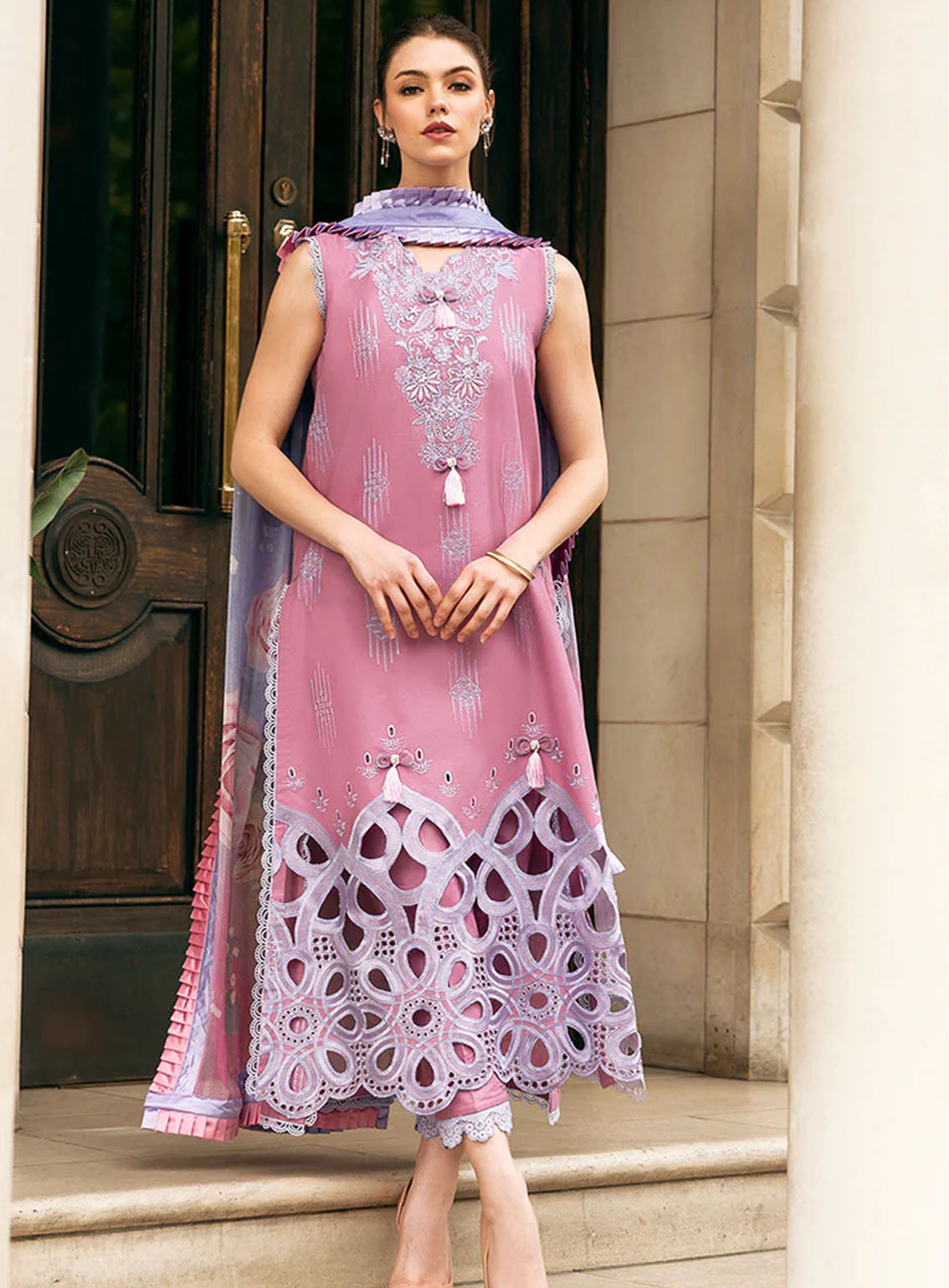 Hemline Odyssey By Mushq Embroidered Lawn 3 Piece Unstitched Suit MQ24H WILDFLOWER DREAM Hemline Odyssey By Mushq Embroidered Lawn 3 Piece Unstitched Suit MQ24H WILDFLOWER DREAM