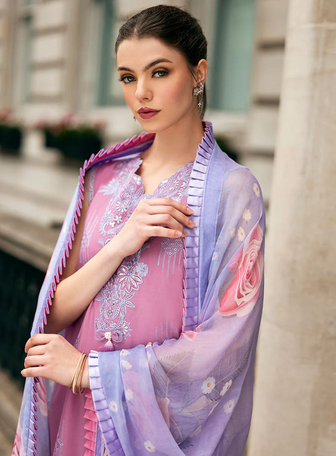 Hemline Odyssey By Mushq Embroidered Lawn 3 Piece Unstitched Suit MQ24H WILDFLOWER DREAM Hemline Odyssey By Mushq Embroidered Lawn 3 Piece Unstitched Suit MQ24H WILDFLOWER DREAM