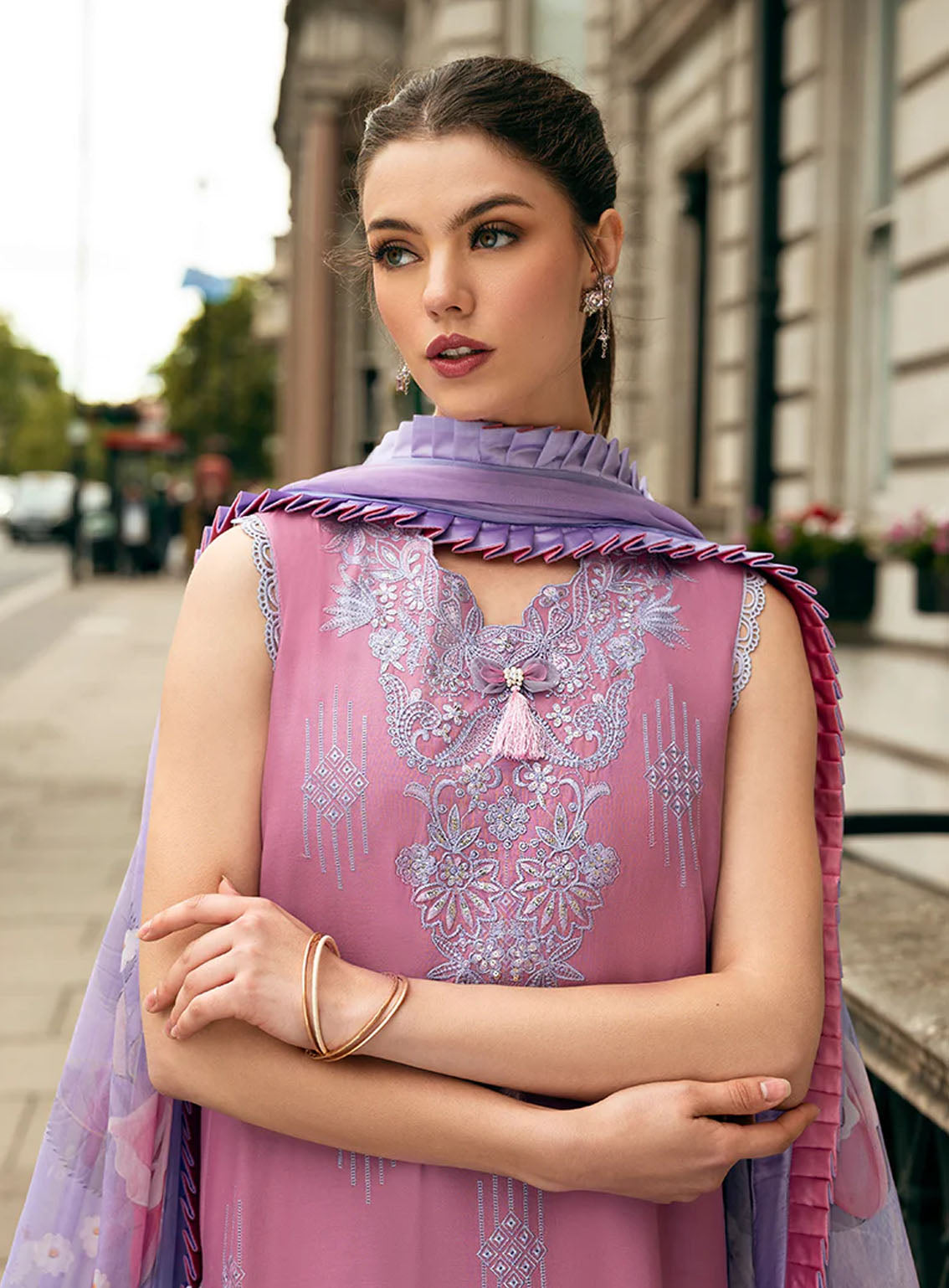 Hemline Odyssey By Mushq Embroidered Lawn 3 Piece Unstitched Suit MQ24H WILDFLOWER DREAM Hemline Odyssey By Mushq Embroidered Lawn 3 Piece Unstitched Suit MQ24H WILDFLOWER DREAM